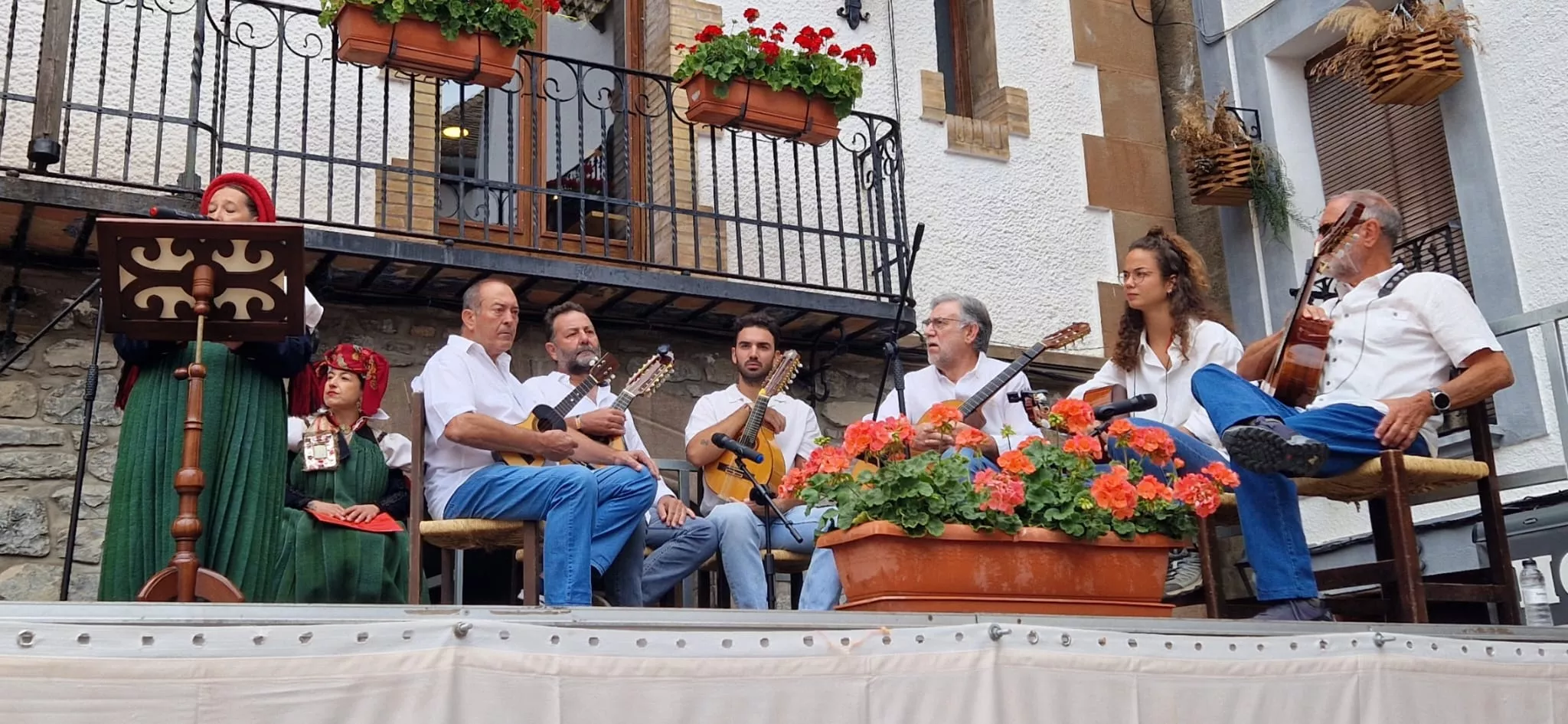 Día de Exaltación del Traje Típico Ansotano. Foto Myriam Martínez