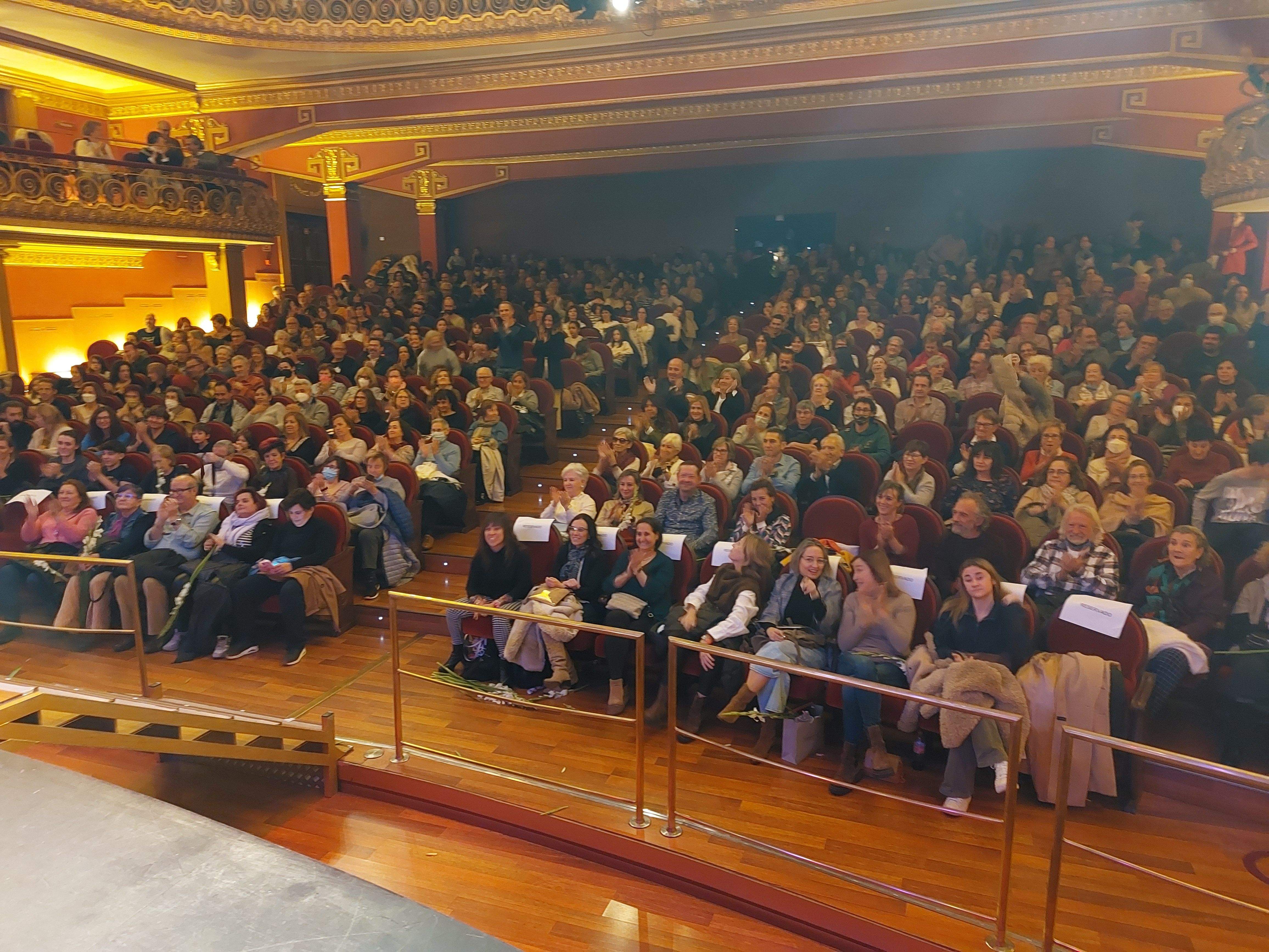 El Club 90 y Kandelikas, protagonistas ante un Olimpia abarrotado.