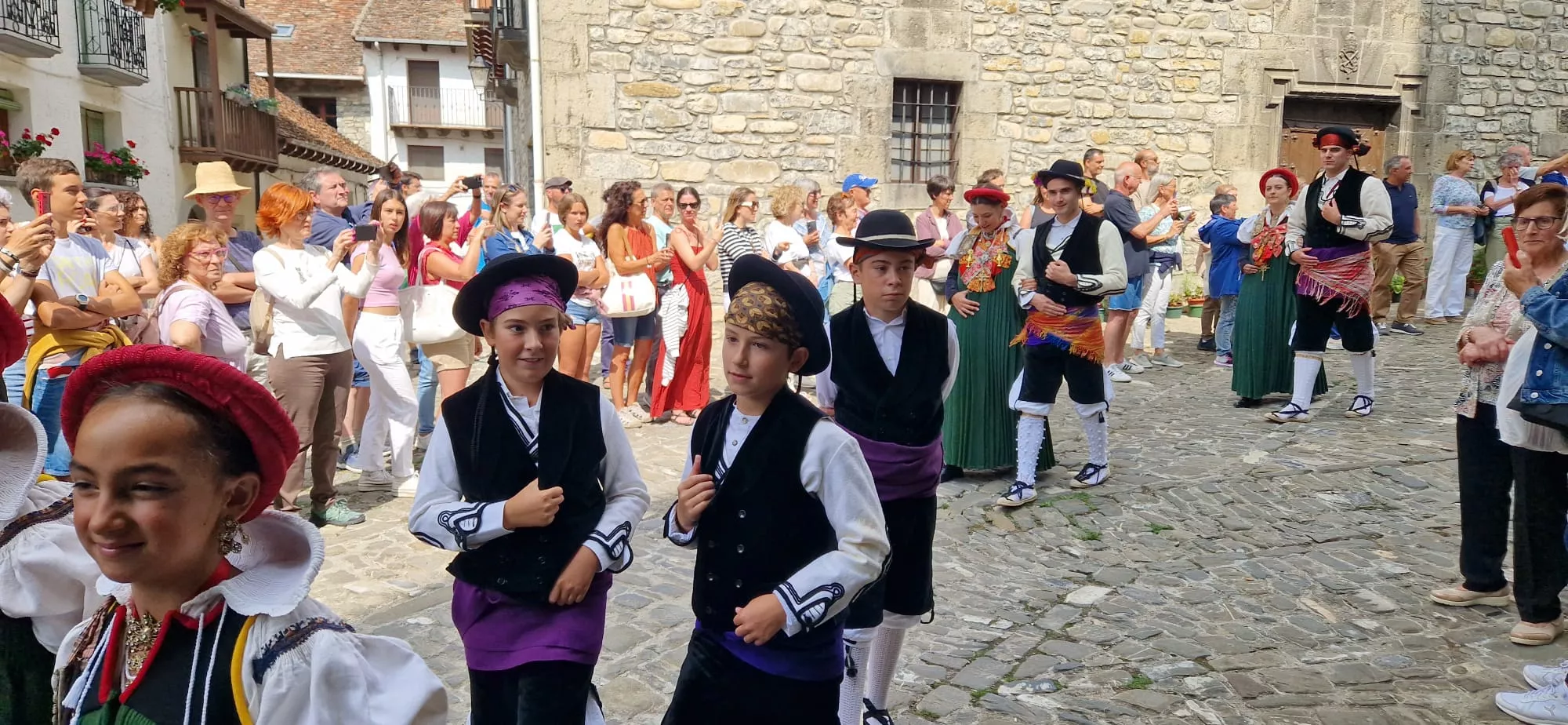 Día de Exaltación del Traje Típico Ansotano. Foto Myriam Martínez