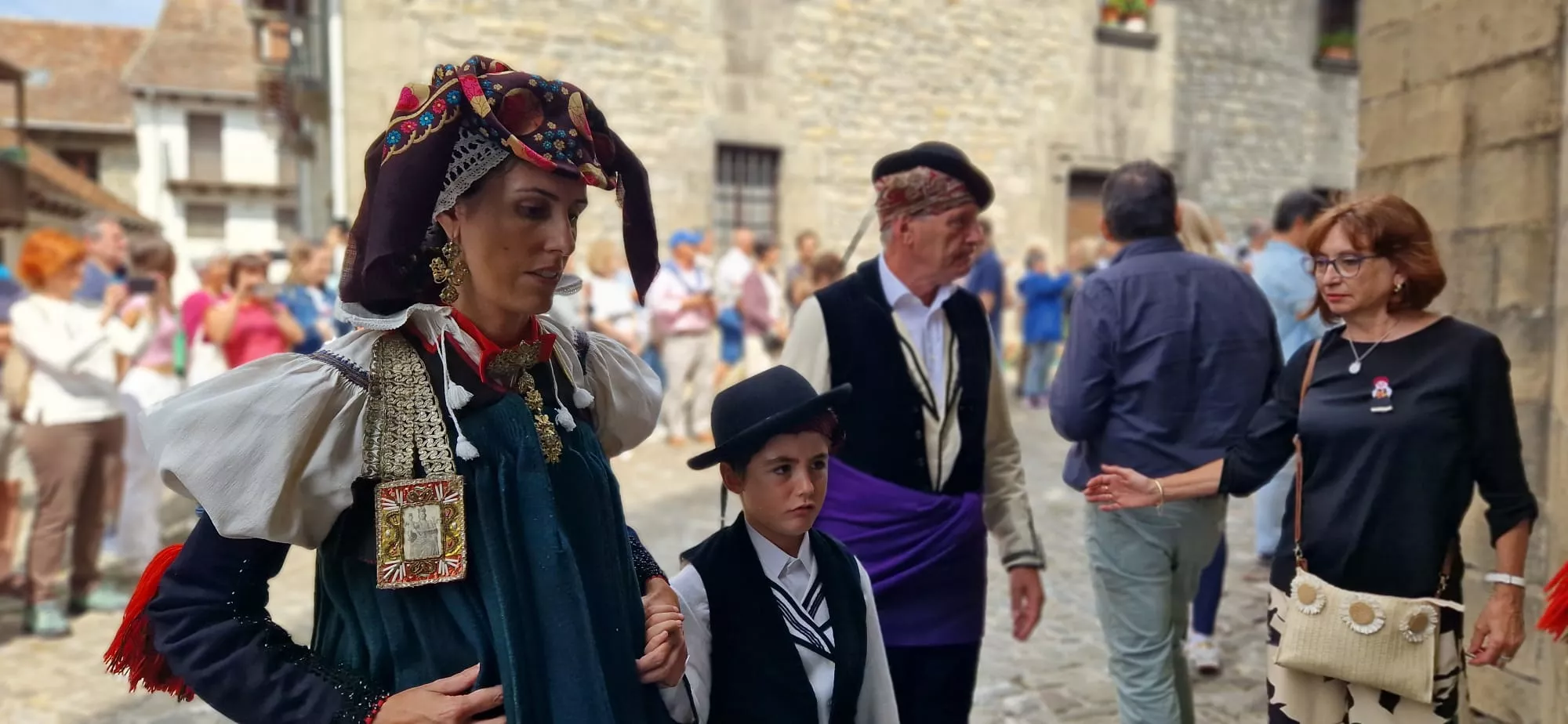 Día de Exaltación del Traje Típico Ansotano. Foto Myriam Martínez