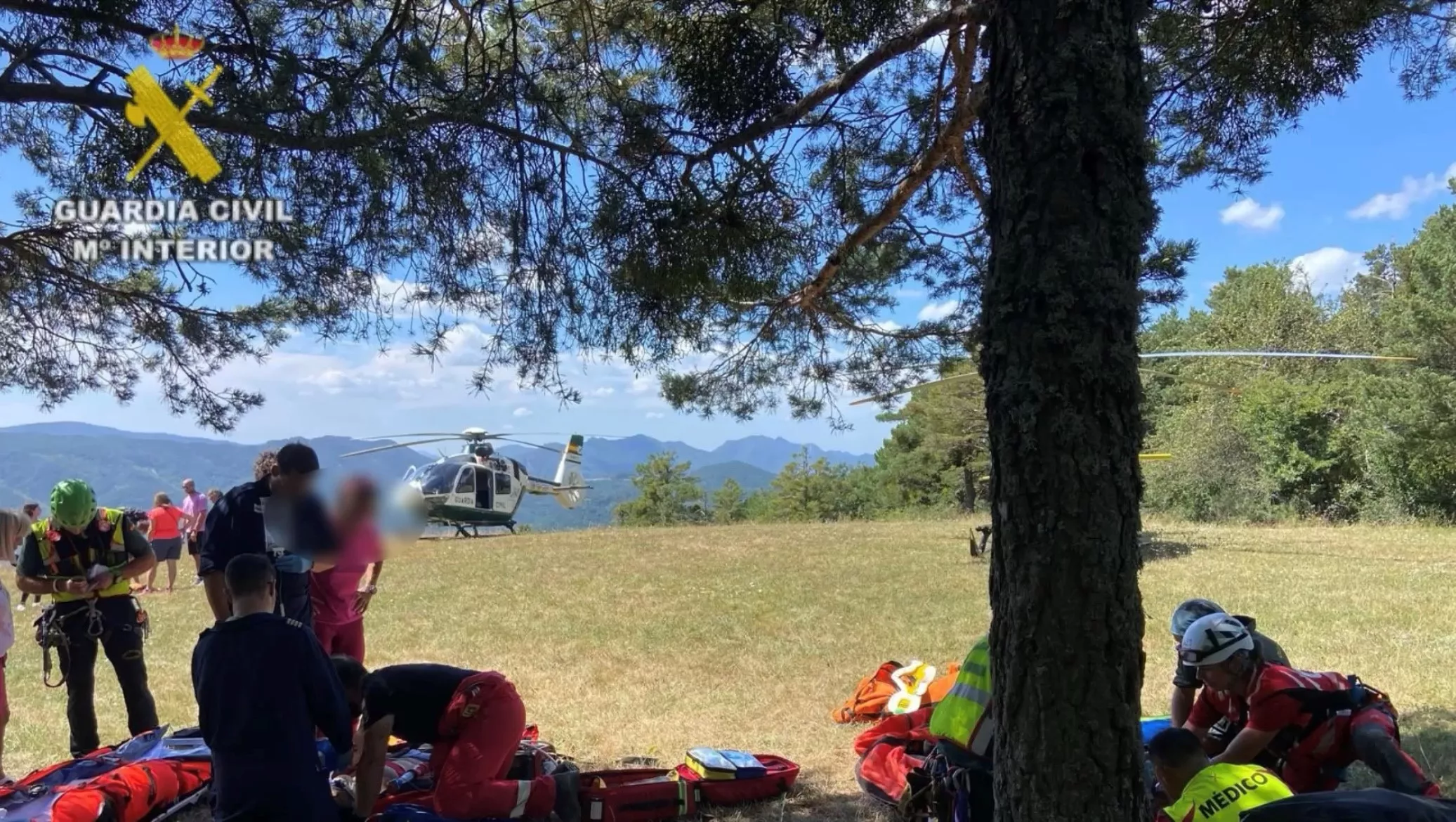 Dos heridos de gravedad al caer su parapente en el valle de Hecho Dos heridos de gravedad al caer su parapente en el valle de Hecho