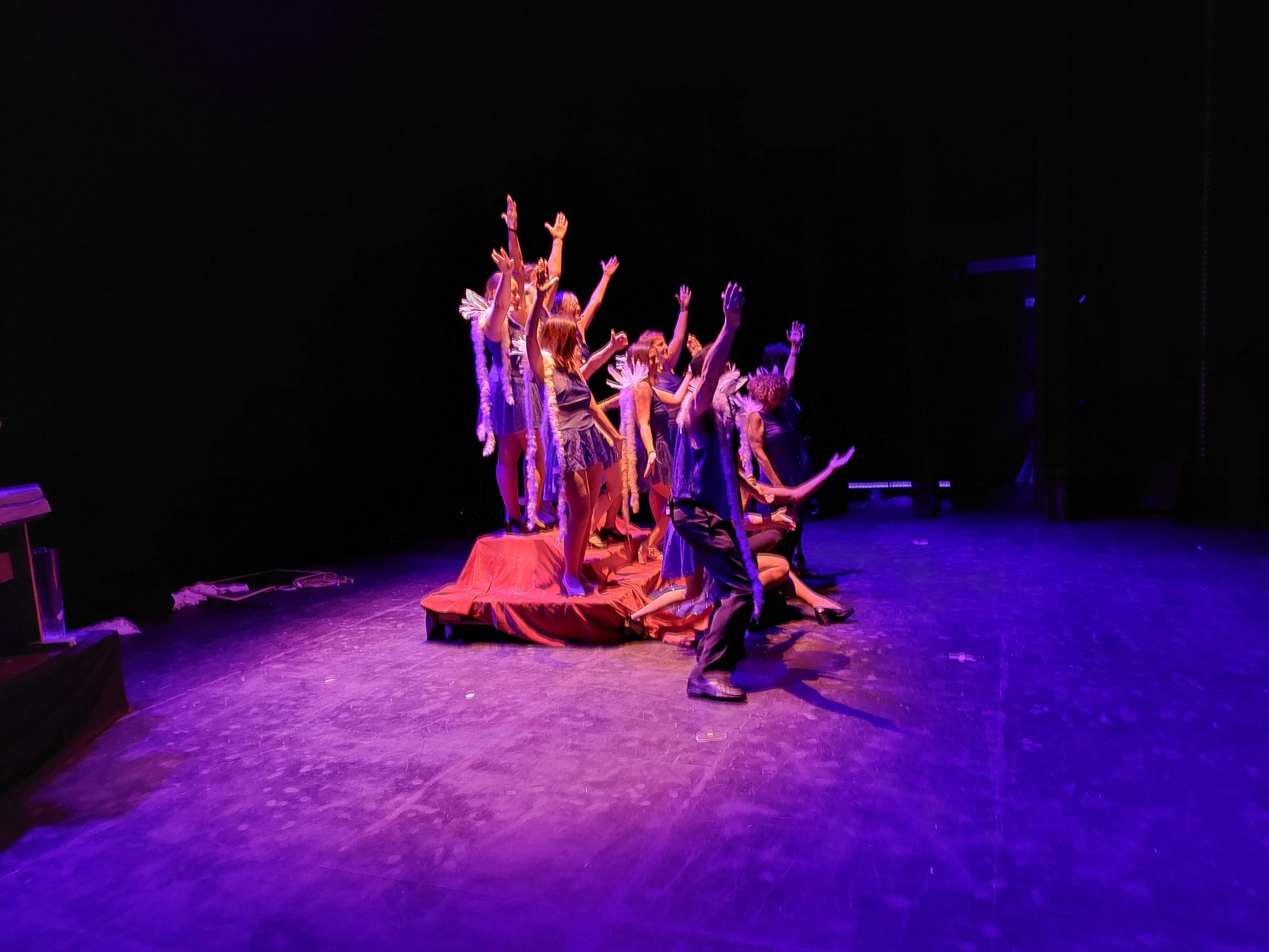 El Club 90 y Kandelikas, protagonistas ante un Olimpia abarrotado.