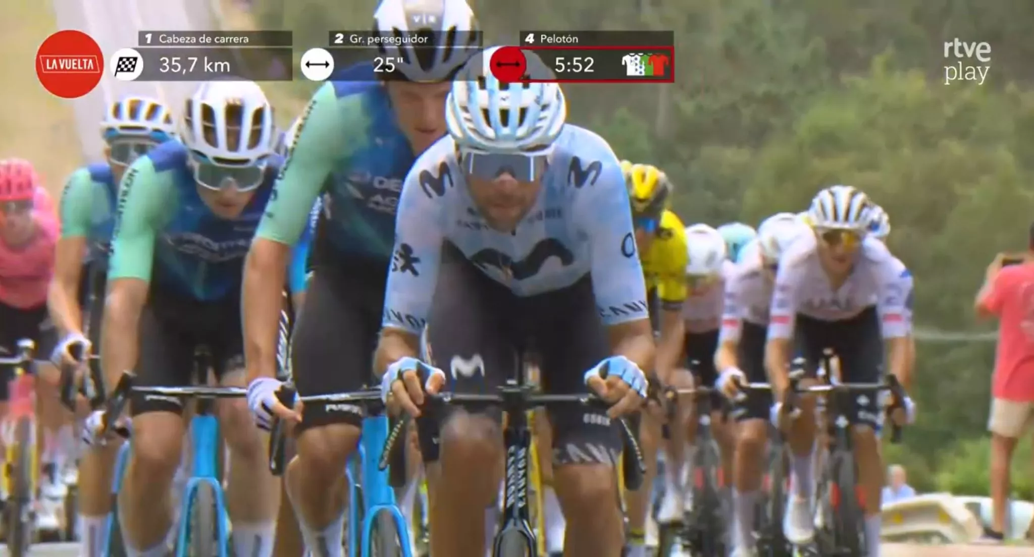 Jorge Arcas, tirando del pelotón este miércoles.