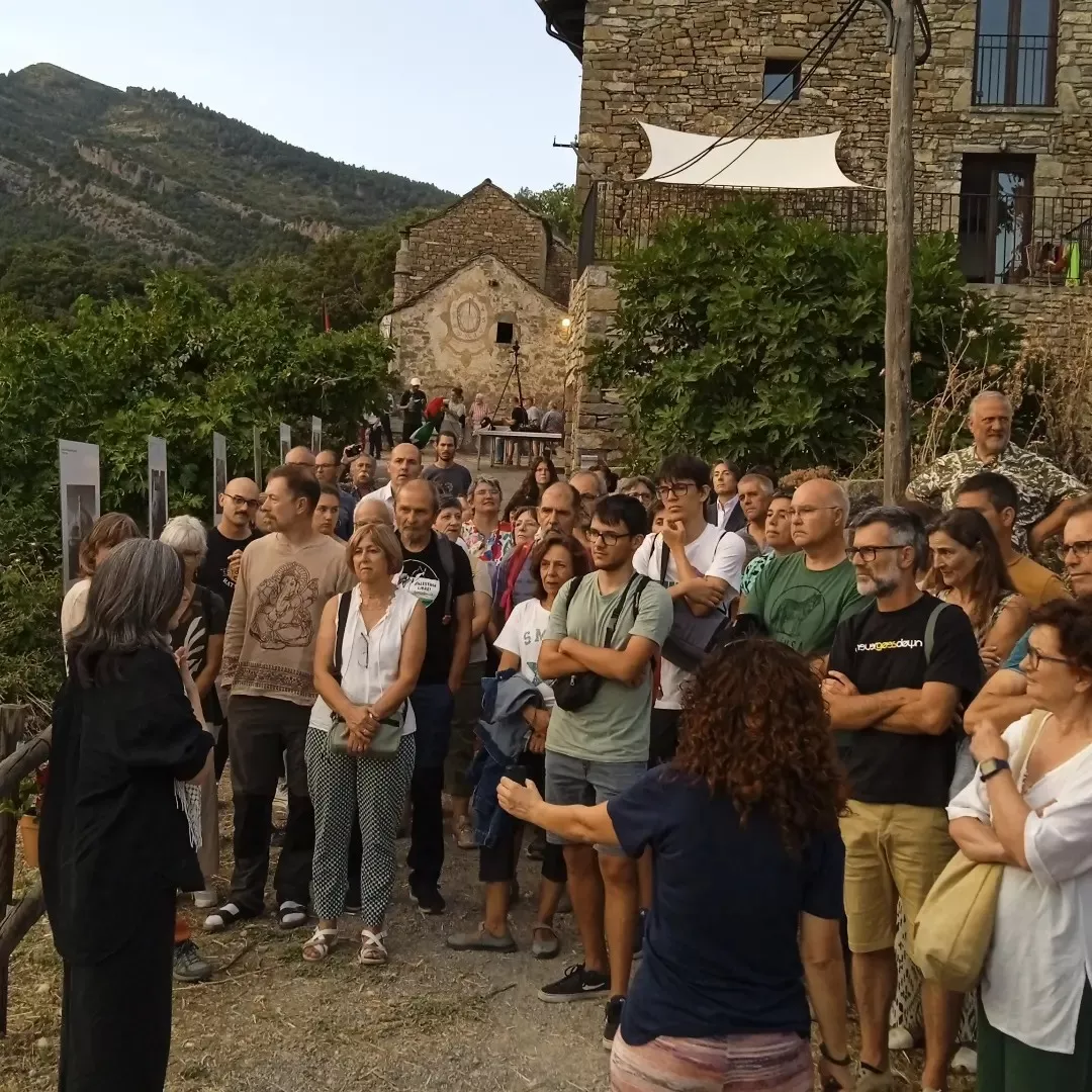 Visita guiada por Sandra Barrilaro a la exposición 'Ocupación de Palestina: preludio del genocidio' en Ascaso.