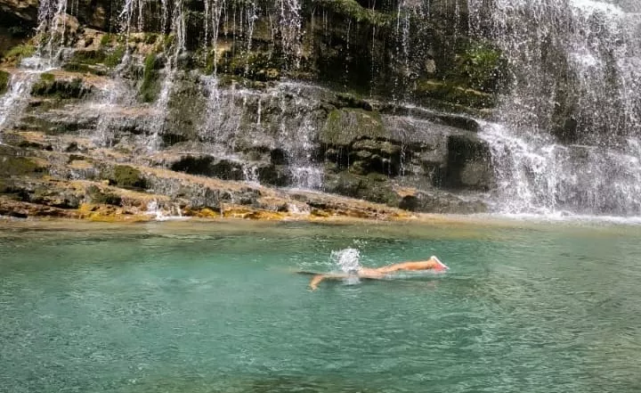 Tres denuncias para la influencer que incumplió las normas de Ordesa y lo mostró en redes sociales.