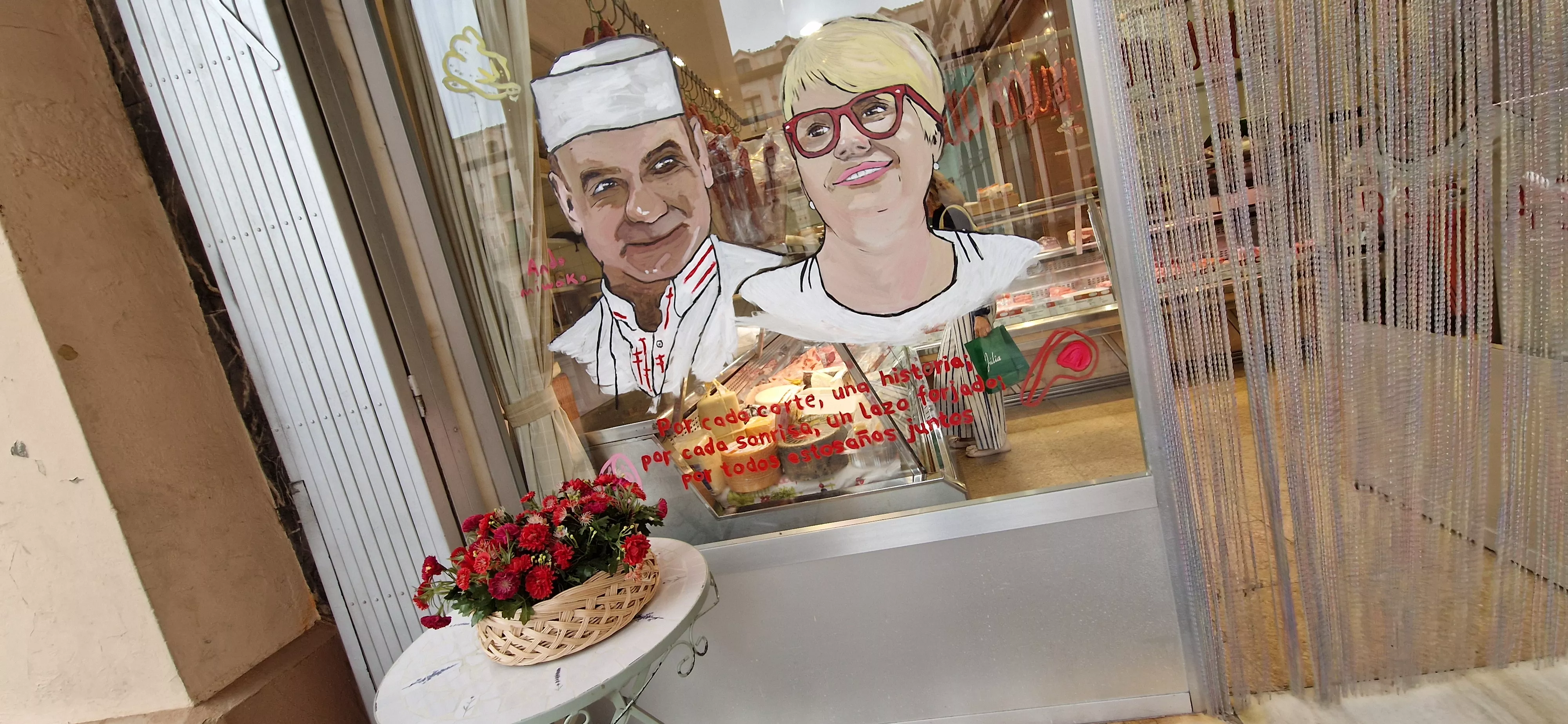 Carnicería "Hija de Amado Ara" en la plaza López Allué de Huesca. Foto Myriam Martínez