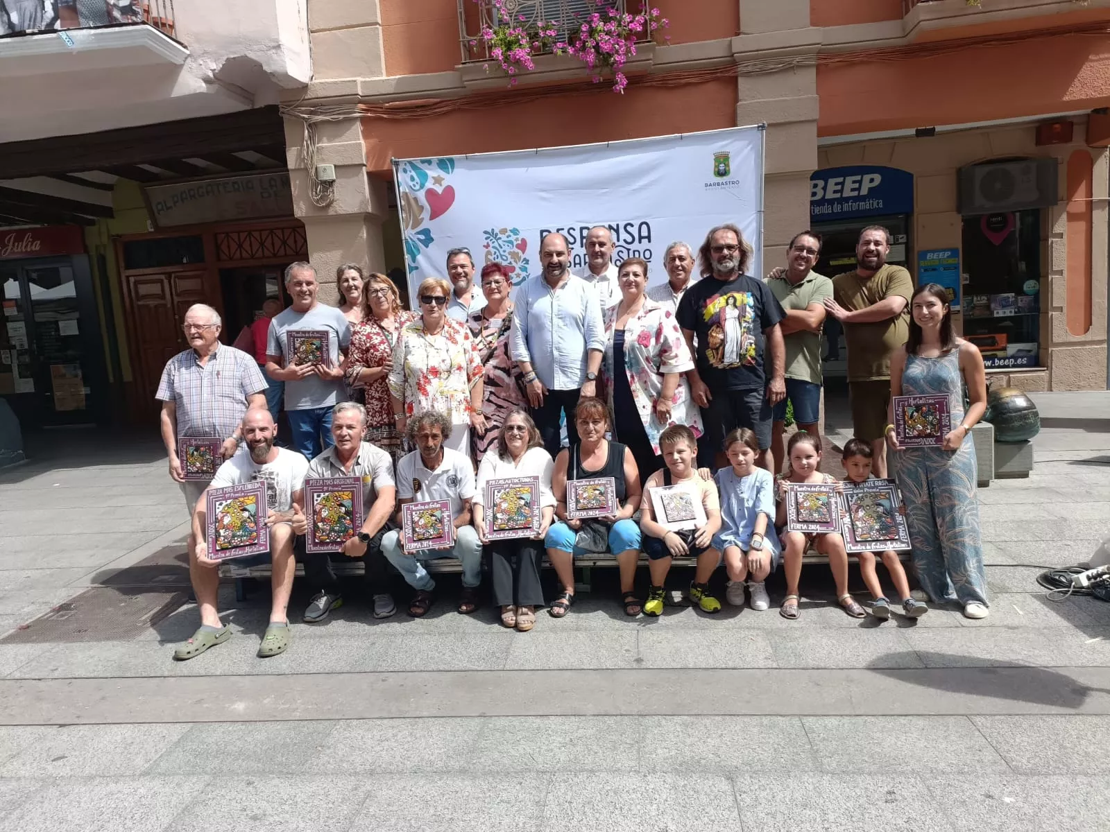 La Muestra de Frutas y Hortalizas y la Despensa de Barbastro se alían para hacer disfrutar a los asistentes a la Plaza del Mercado de Barbastro