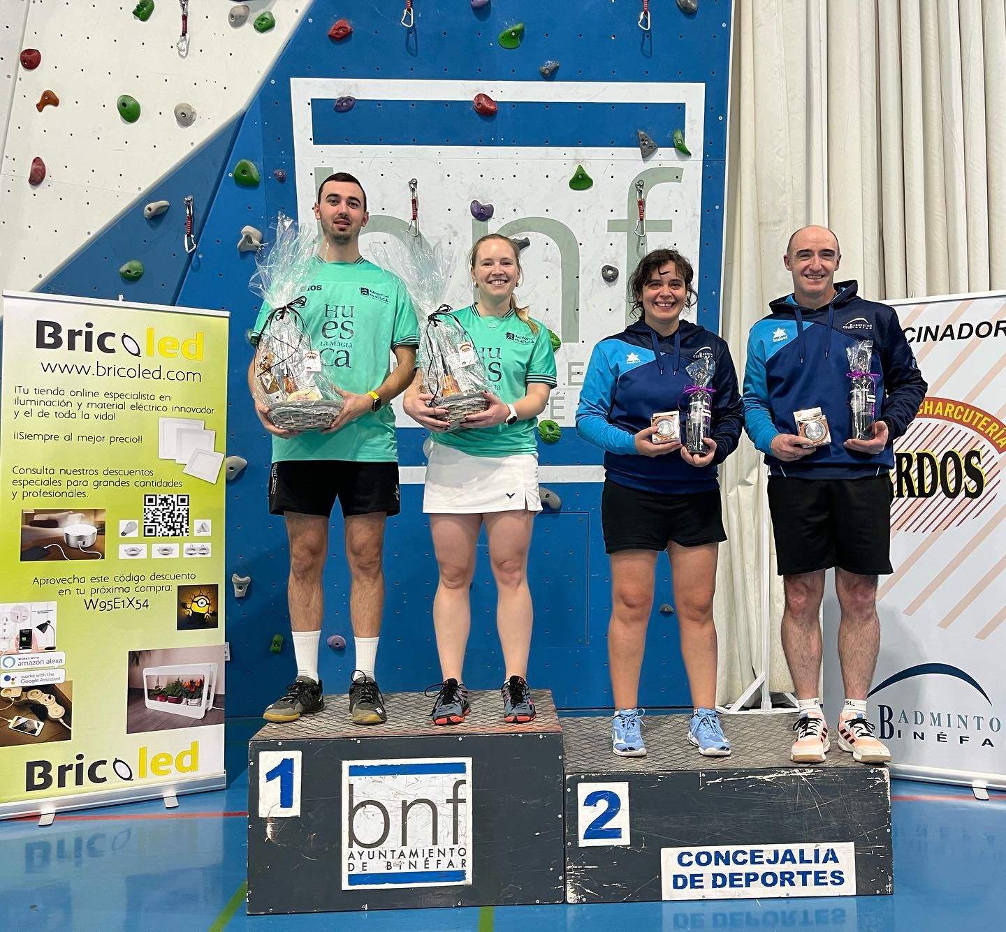 Podio absoluto en dobles mixtos del Memorial Carlos Ezquerra