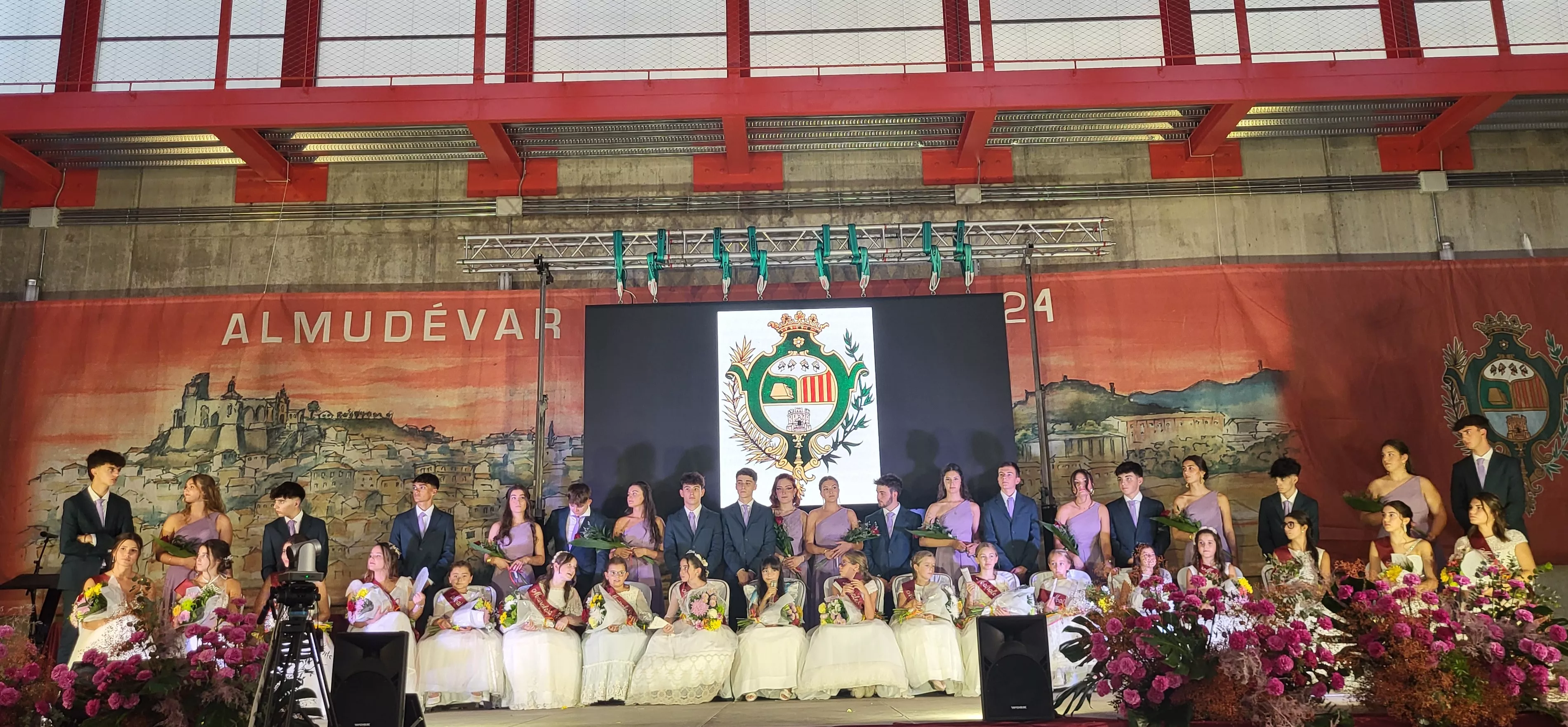 Presentación de las mairalesas y quintos y quintas de Almudévar 2024. Foto Mercedes Manterola