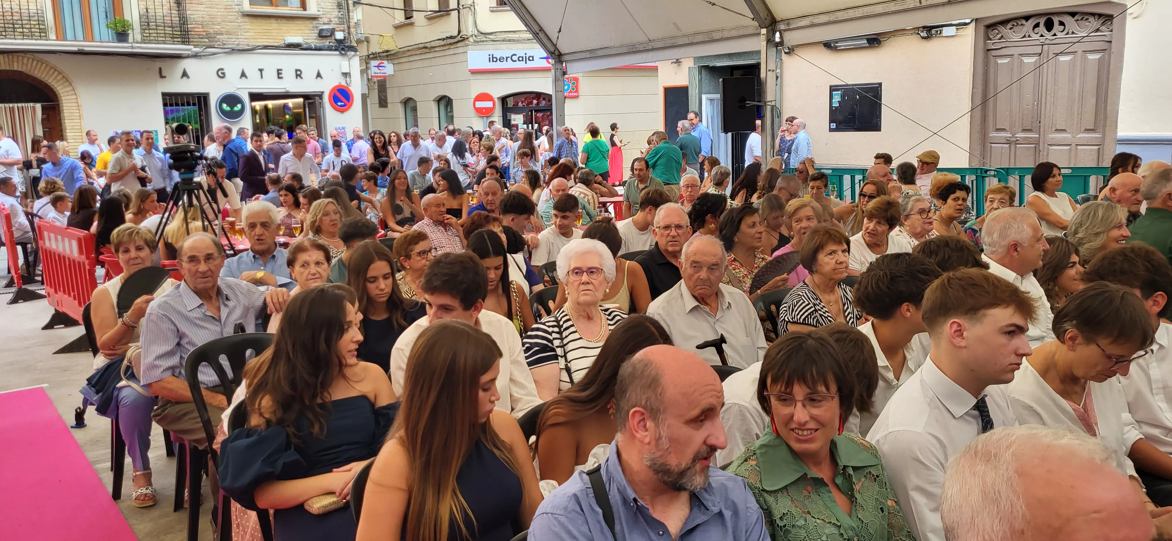 Presentación de las mairalesas y quintos y quintas de Almudévar 2024. Foto Mercedes Manterola