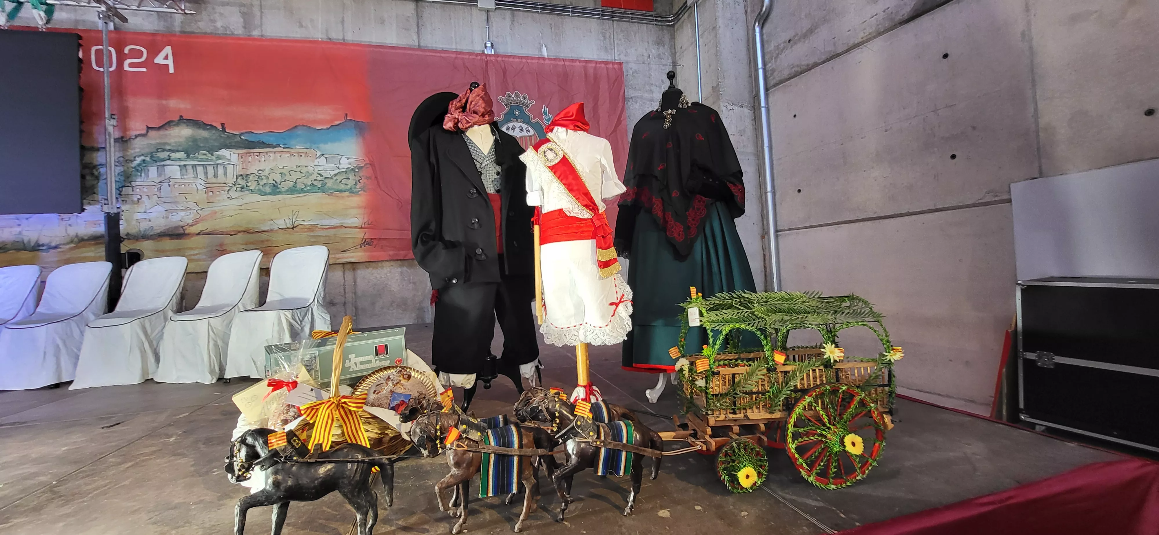 Presentación de las mairalesas y quintos y quintas de Almudévar 2024. Foto Mercedes Manterola