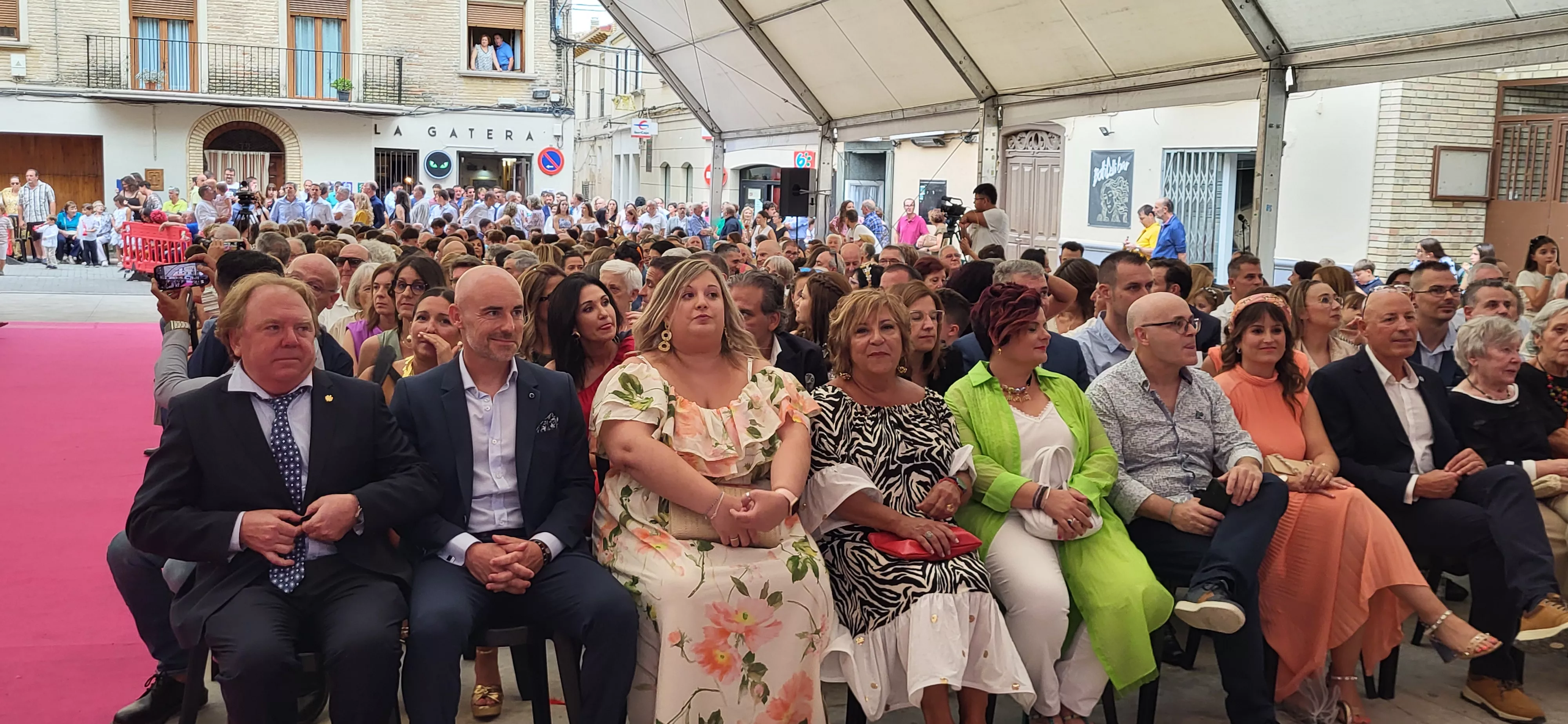 Presentación de las mairalesas y quintos y quintas de Almudévar 2024. Foto Mercedes Manterola