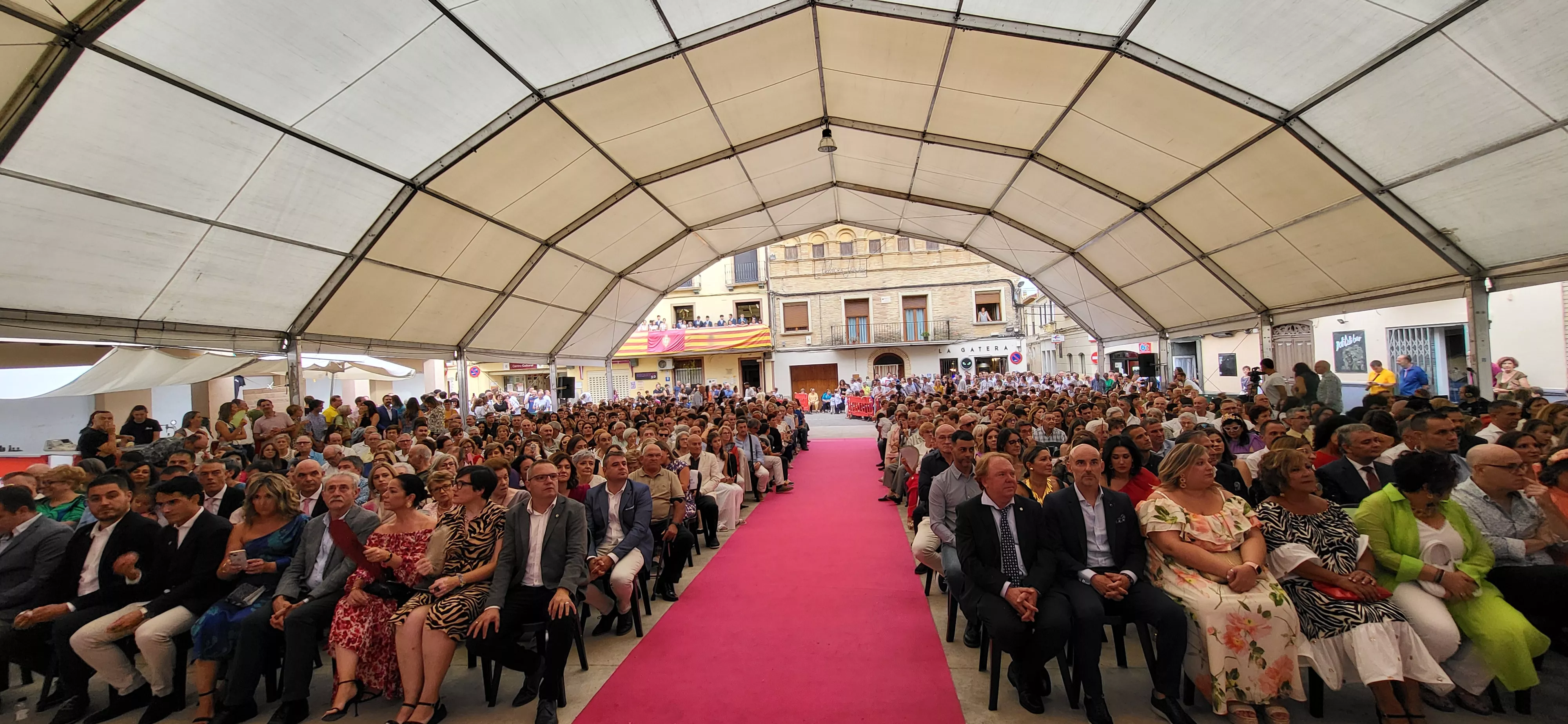 Presentación de las mairalesas y quintos y quintas de Almudévar 2024. Foto Mercedes Manterola