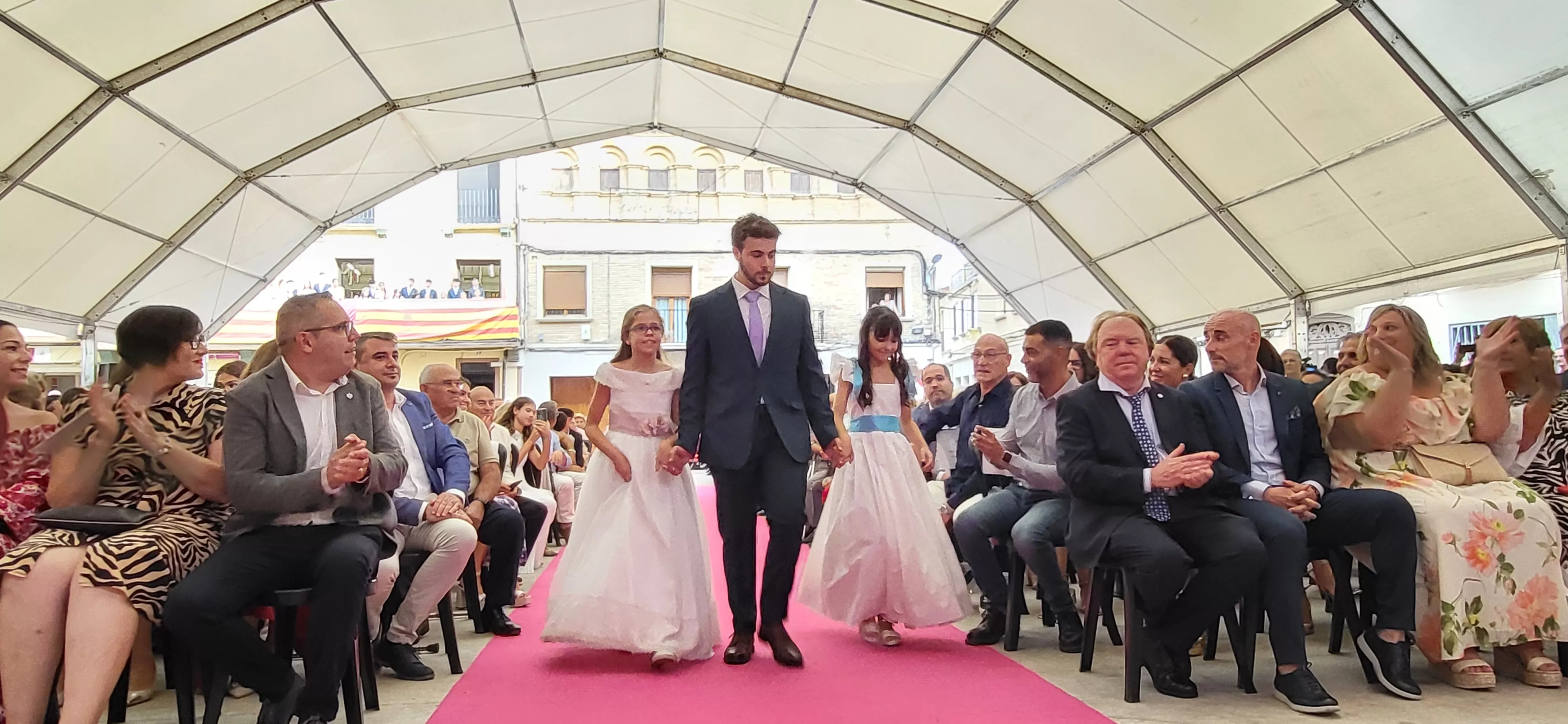 Presentación de las mairalesas y quintos y quintas de Almudévar 2024. Foto Mercedes Manterola