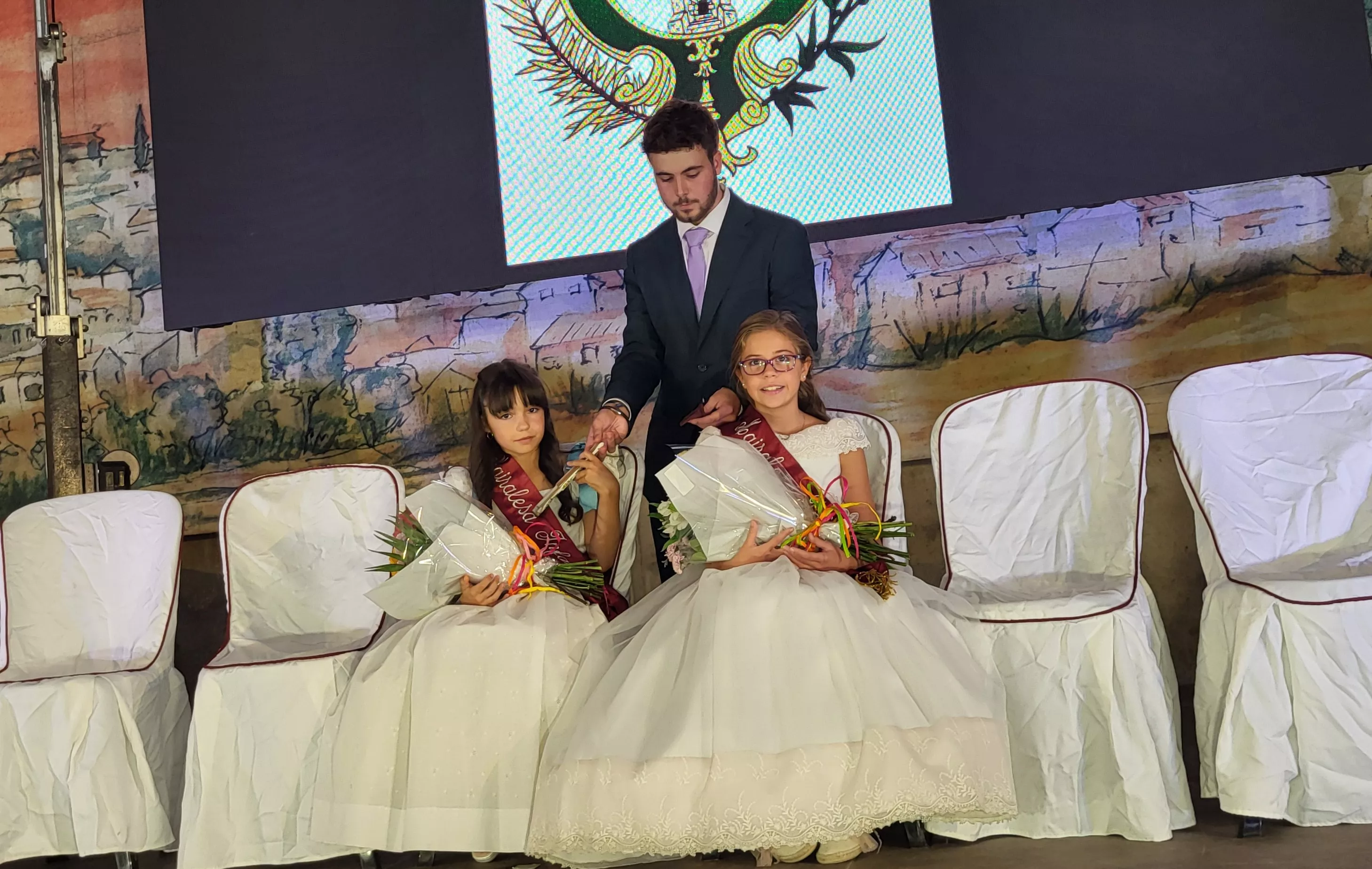 Presentación de las mairalesas y quintos y quintas de Almudévar 2024. Foto Mercedes Manterola