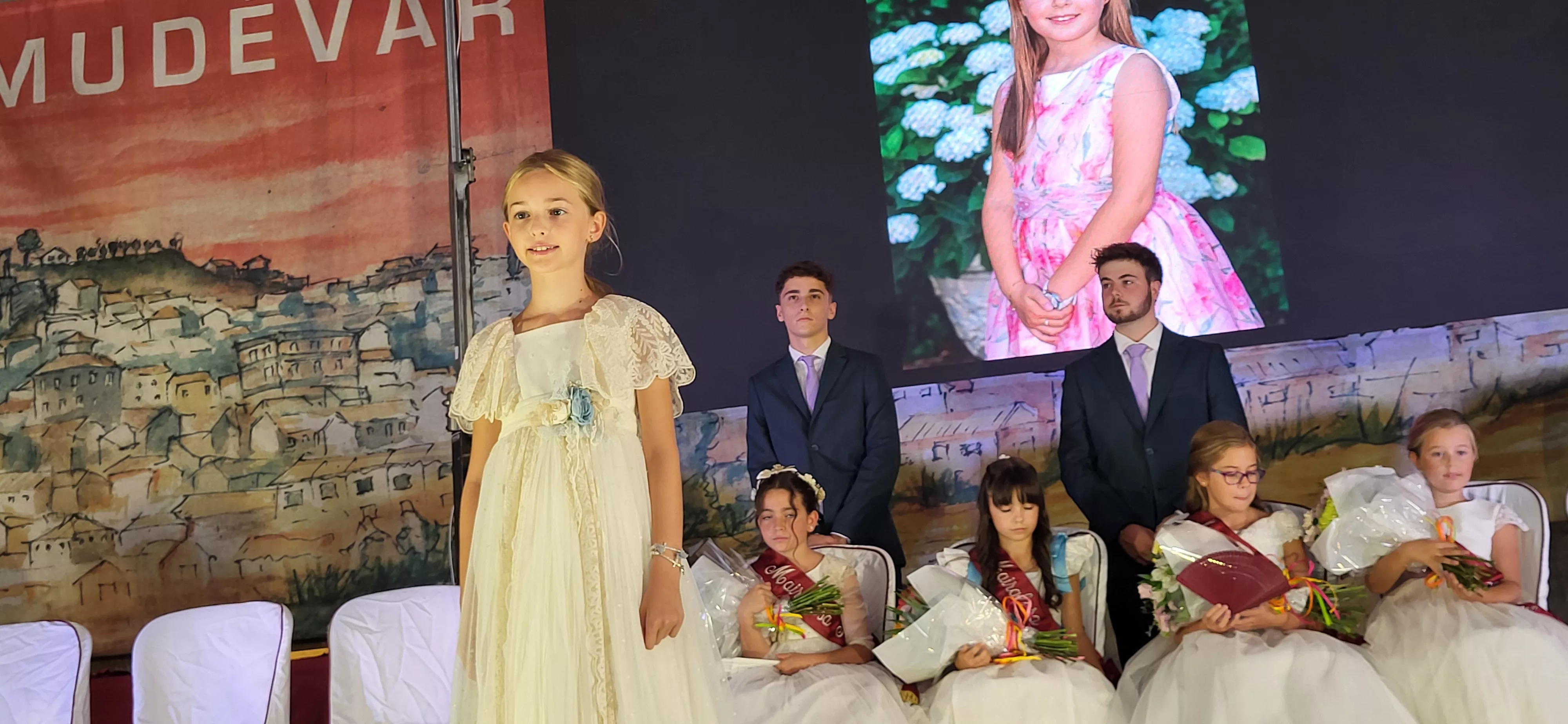 Presentación de las mairalesas y quintos y quintas de Almudévar 2024. Foto Mercedes Manterola