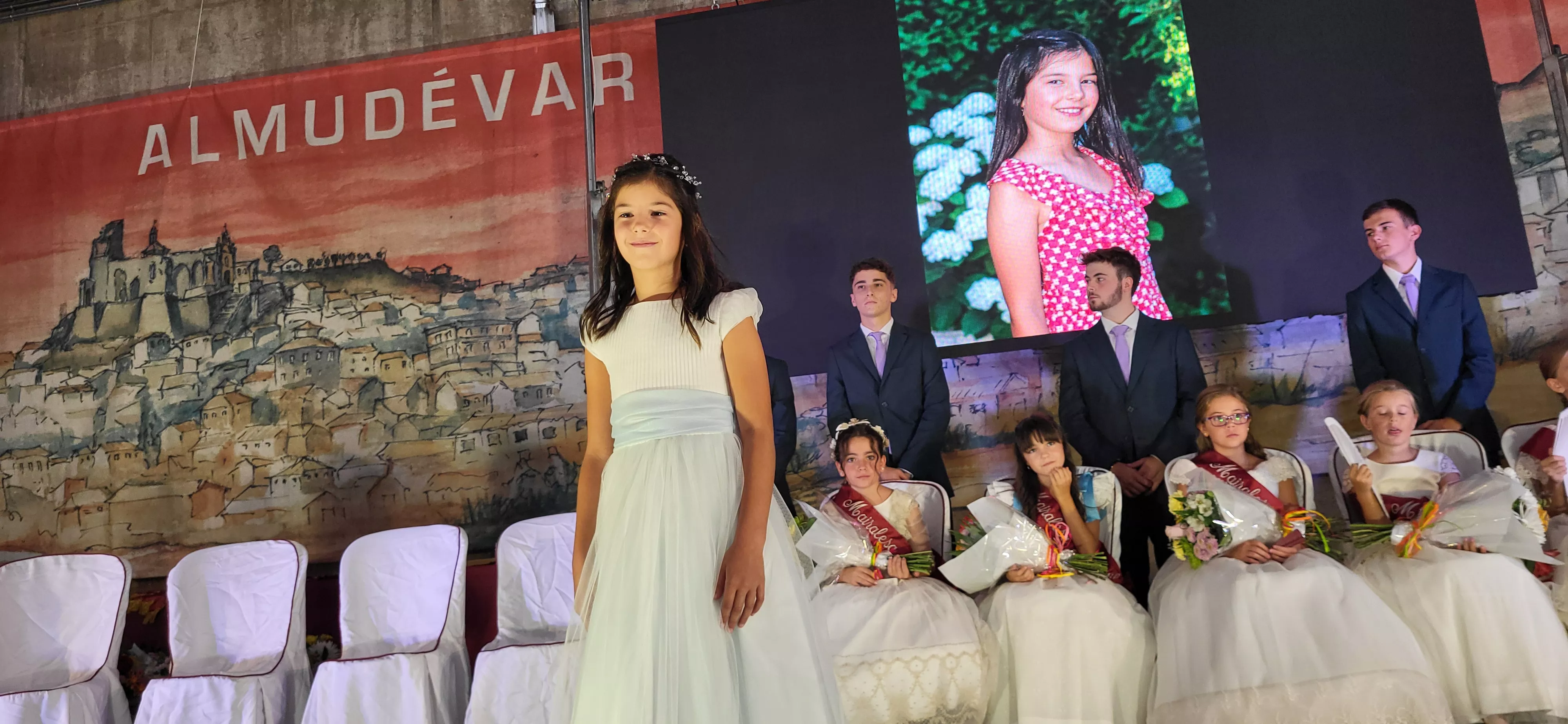 Presentación de las mairalesas y quintos y quintas de Almudévar 2024. Foto Mercedes Manterola