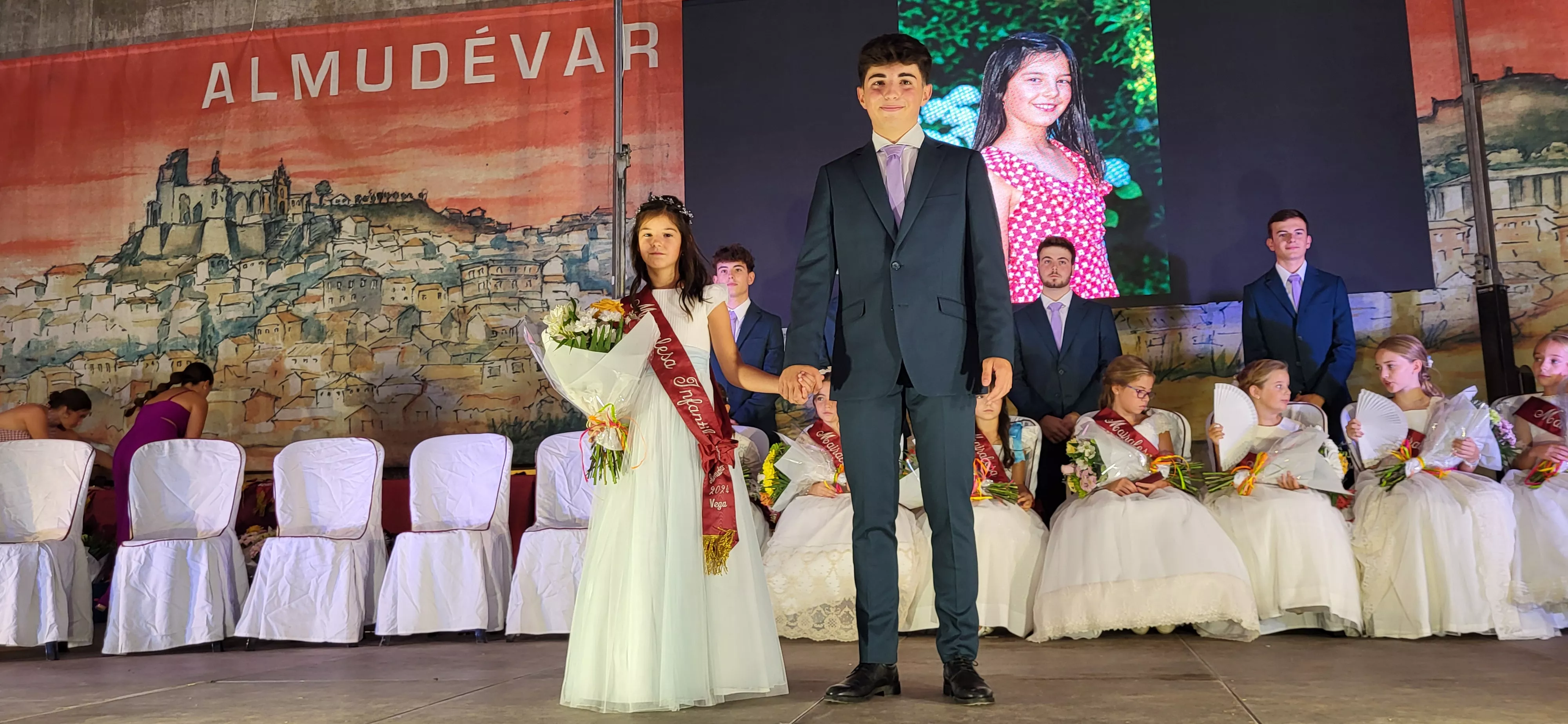 Presentación de las mairalesas y quintos y quintas de Almudévar 2024. Foto Mercedes Manterola