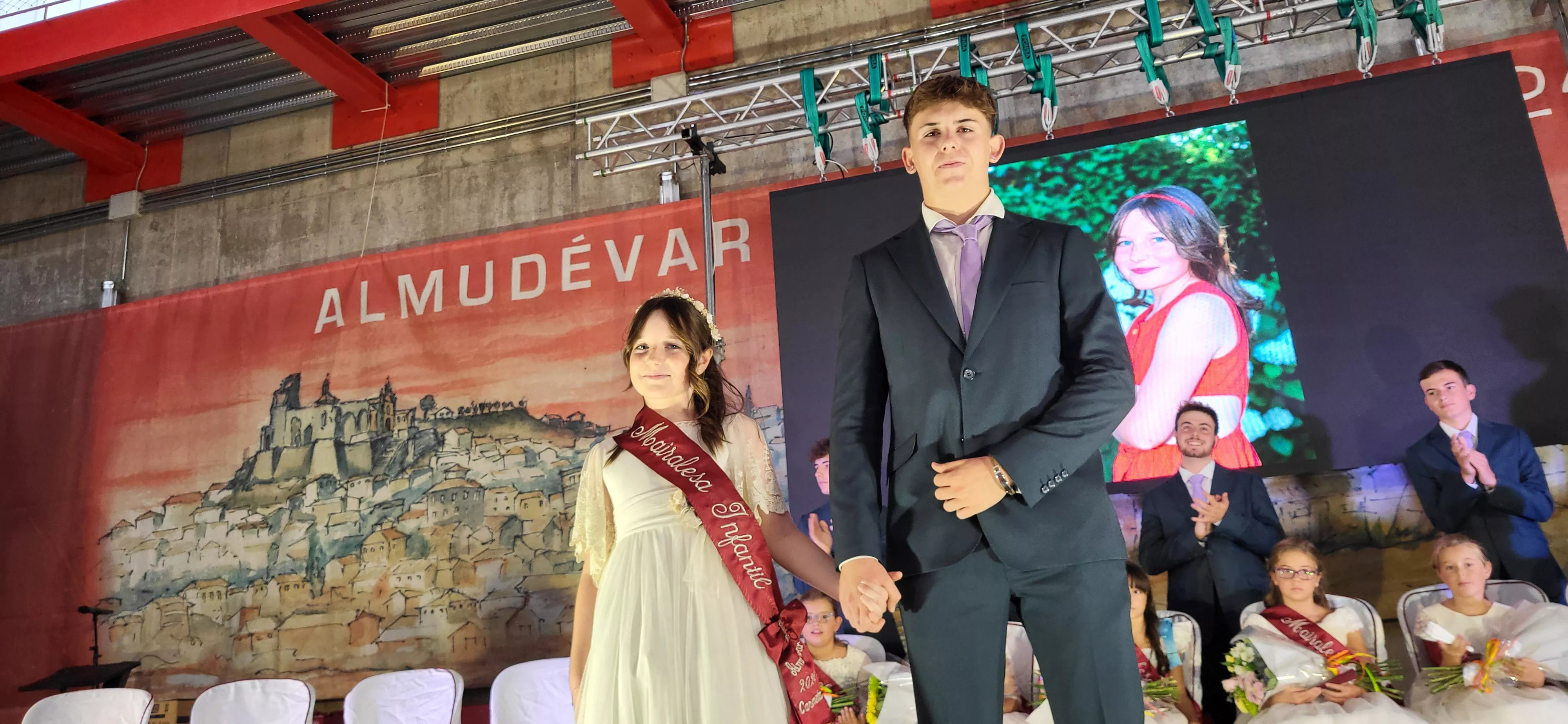 Presentación de las mairalesas y quintos y quintas de Almudévar 2024. Foto Mercedes Manterola