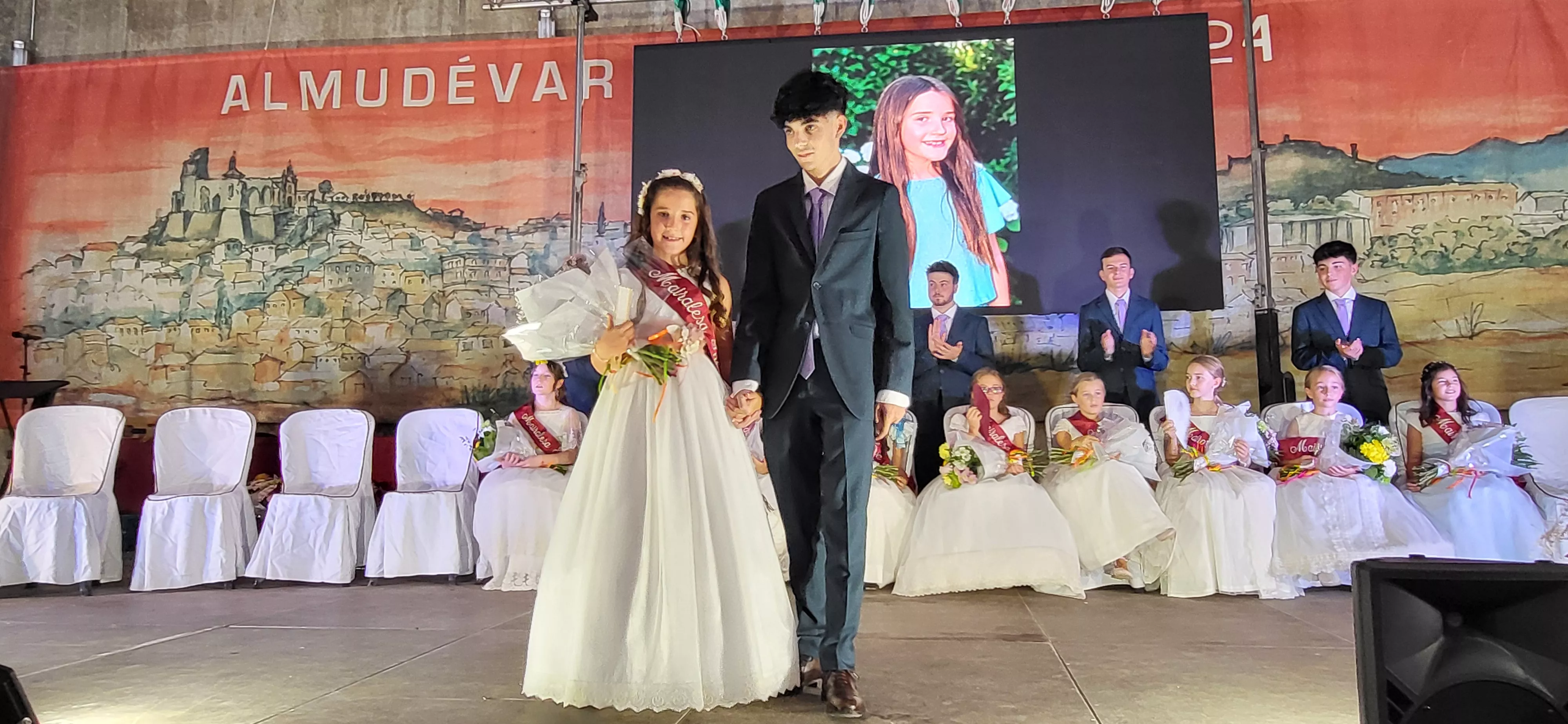 Presentación de las mairalesas y quintos y quintas de Almudévar 2024. Foto Mercedes Manterola