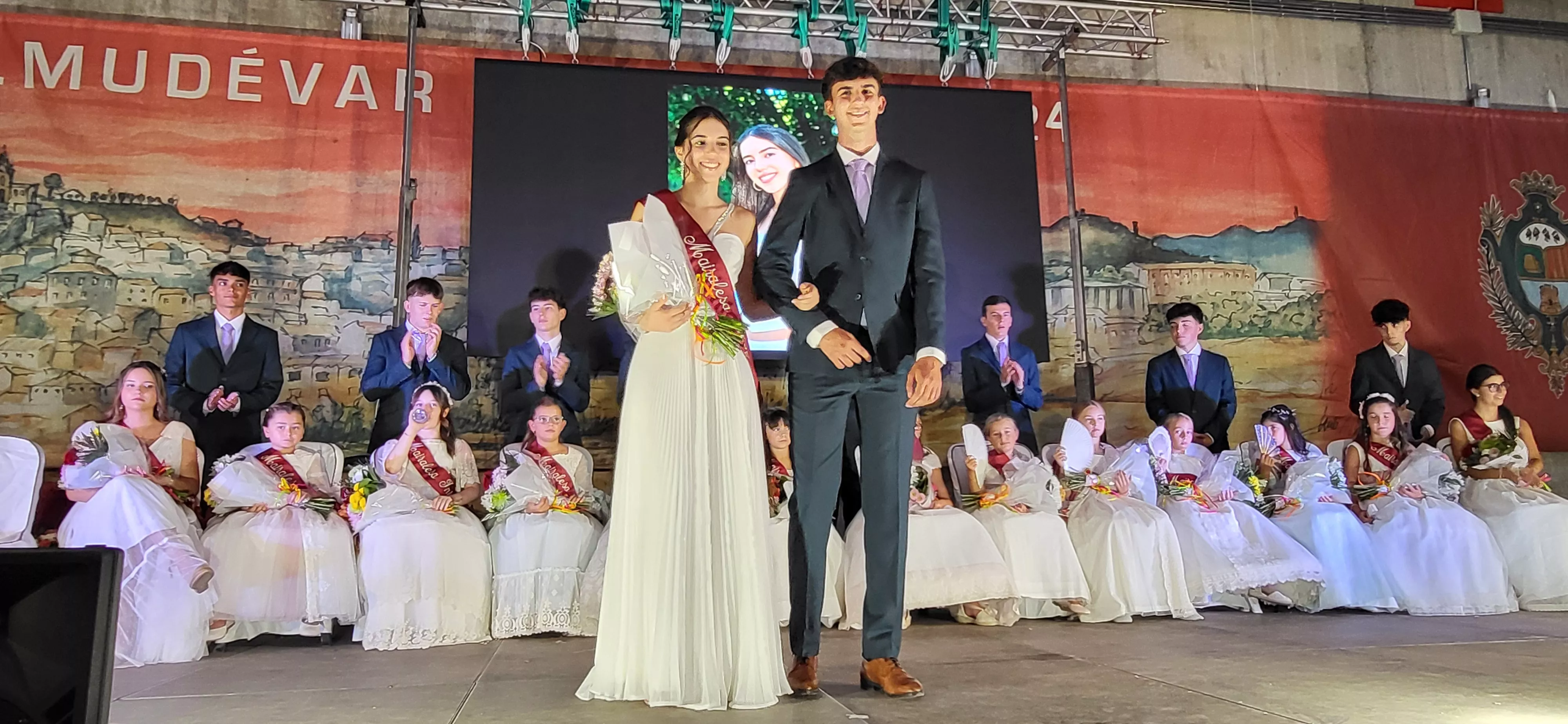 Presentación de las mairalesas y quintos y quintas de Almudévar 2024. Foto Mercedes Manterola