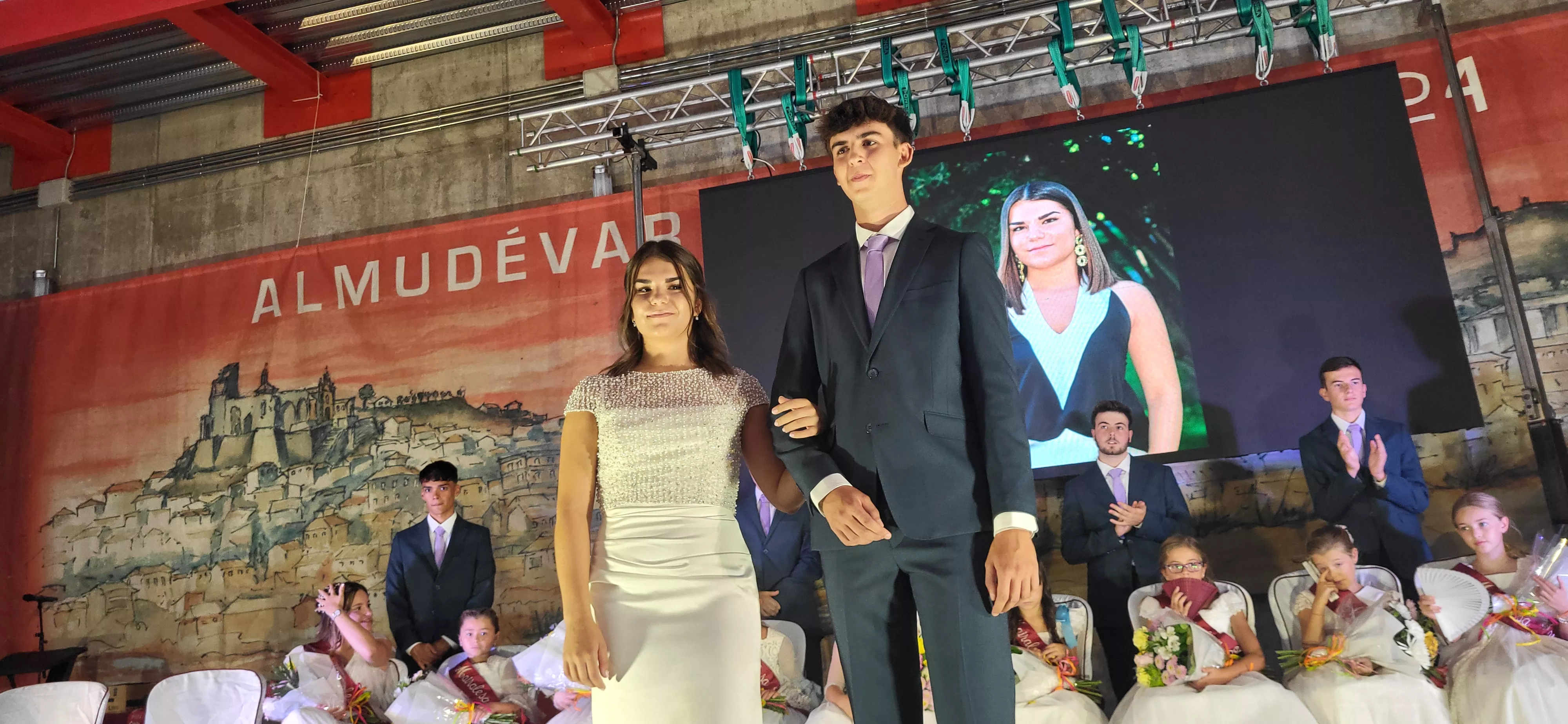 Presentación de las mairalesas y quintos y quintas de Almudévar 2024. Foto Mercedes Manterola