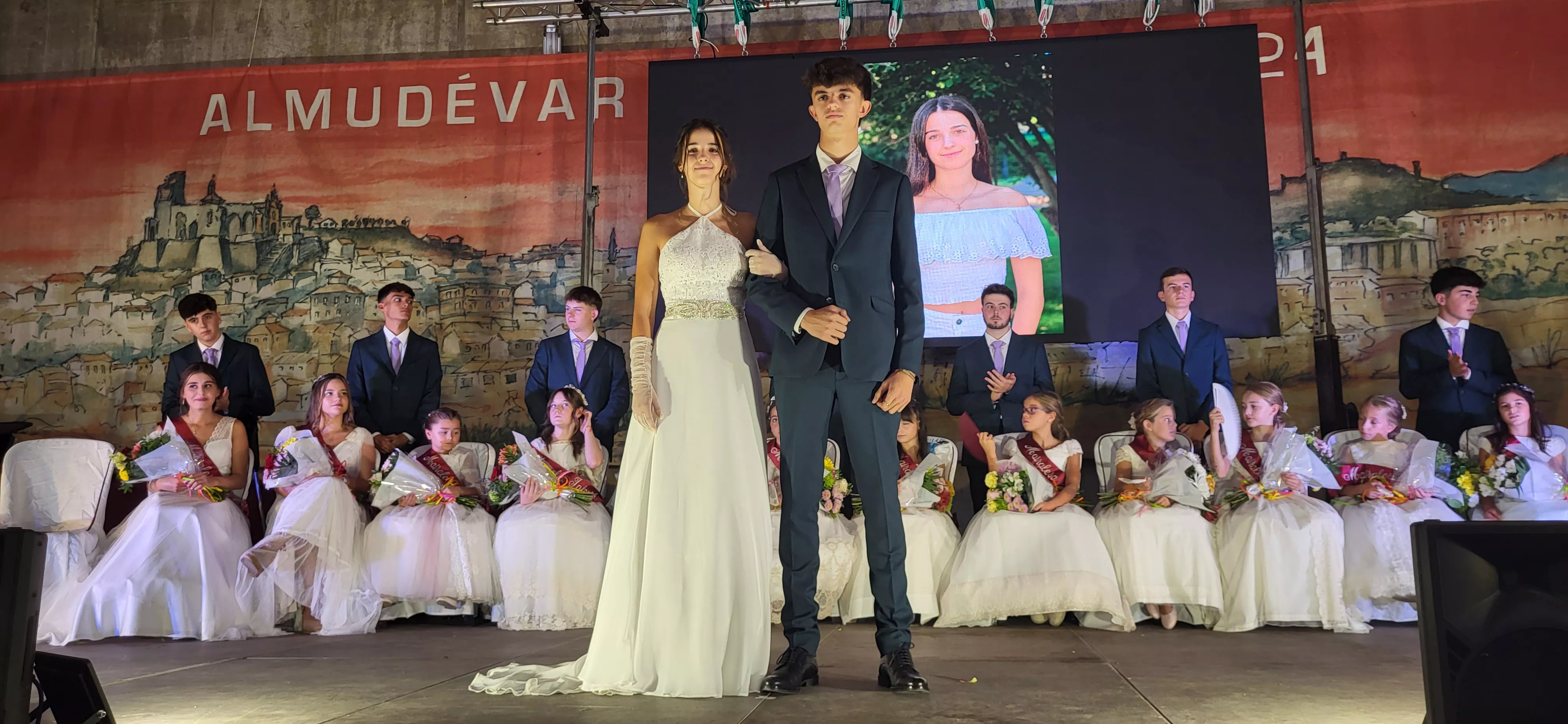 Presentación de las mairalesas y quintos y quintas de Almudévar 2024. Foto Mercedes Manterola