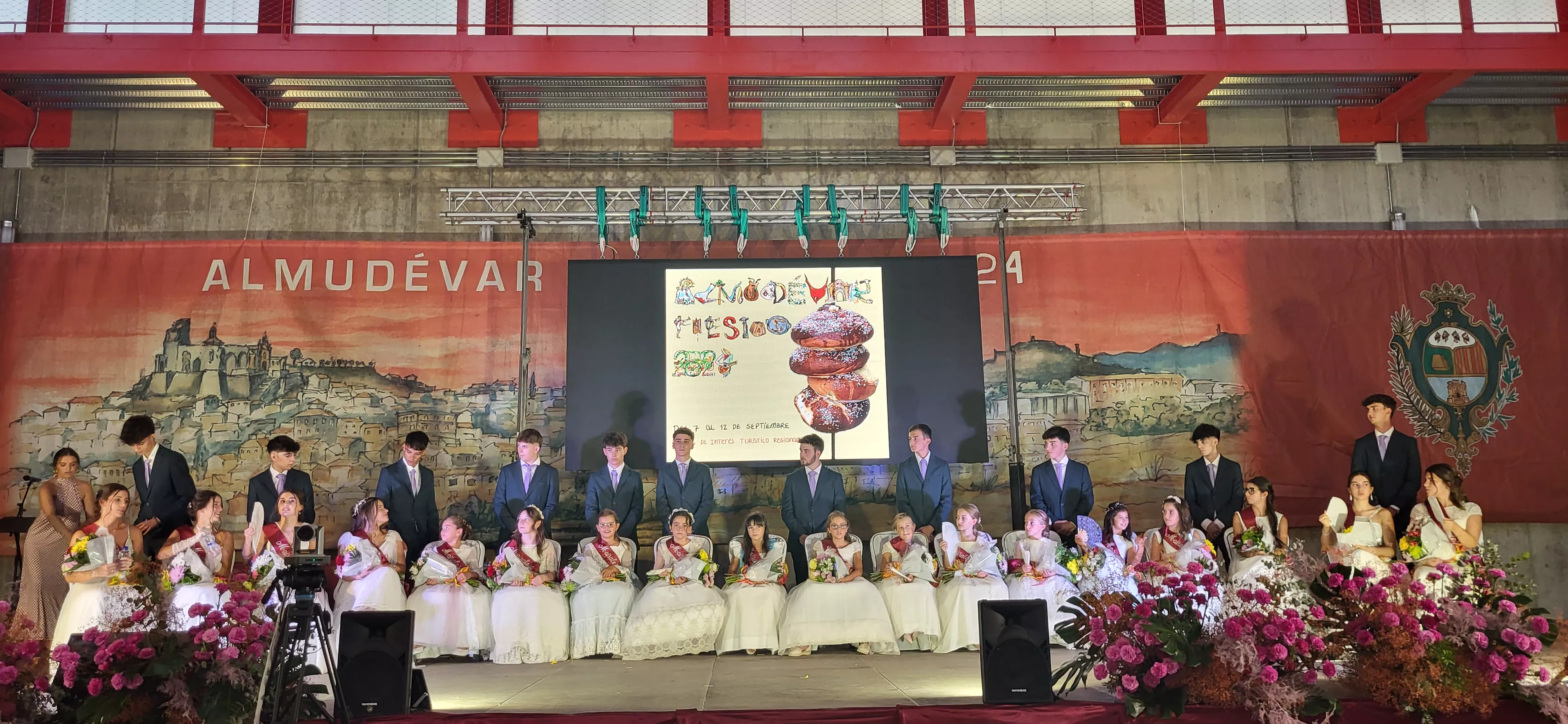 Presentación de las mairalesas y quintos y quintas de Almudévar 2024. Foto Mercedes Manterola