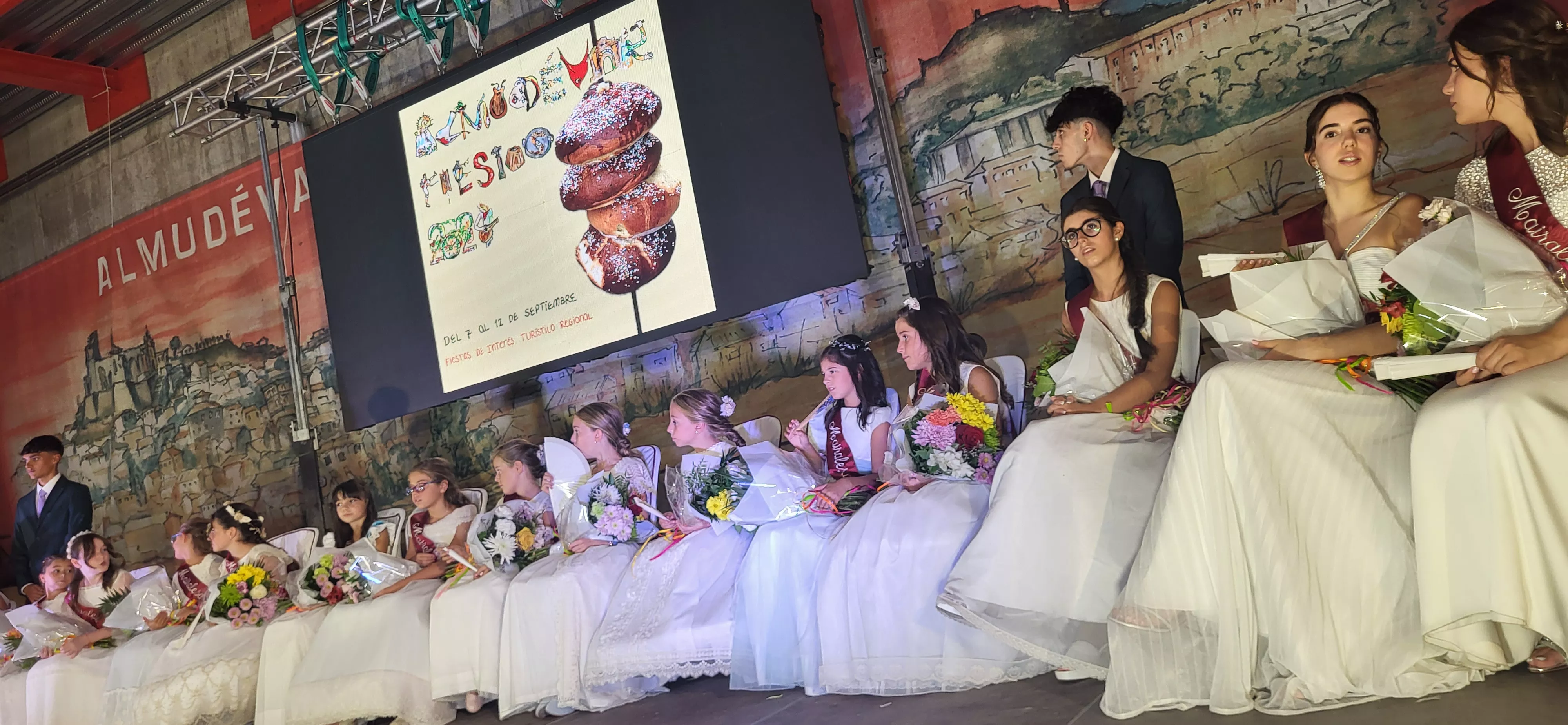Presentación de las mairalesas y quintos y quintas de Almudévar 2024. Foto Mercedes Manterola