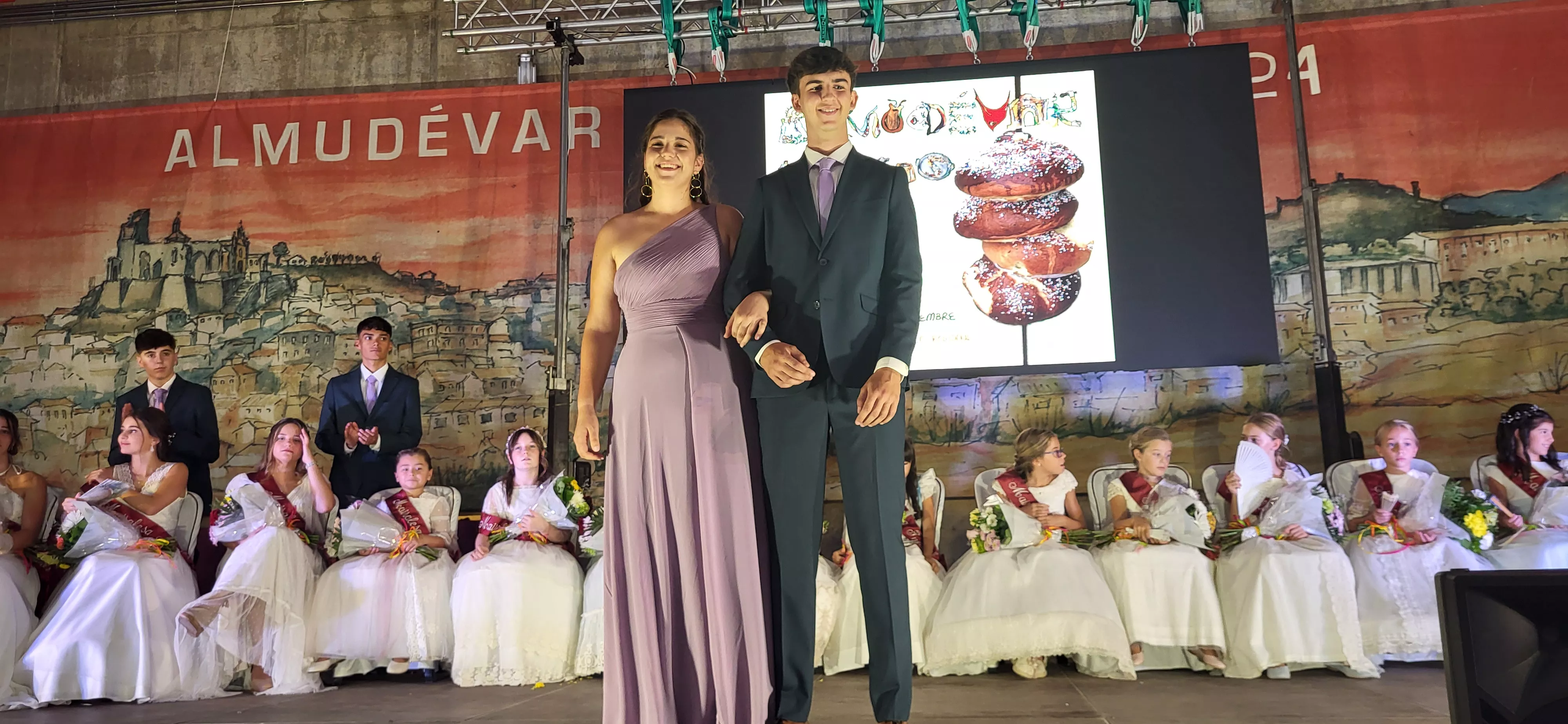 Presentación de las mairalesas y quintos y quintas de Almudévar 2024. Foto Mercedes Manterola