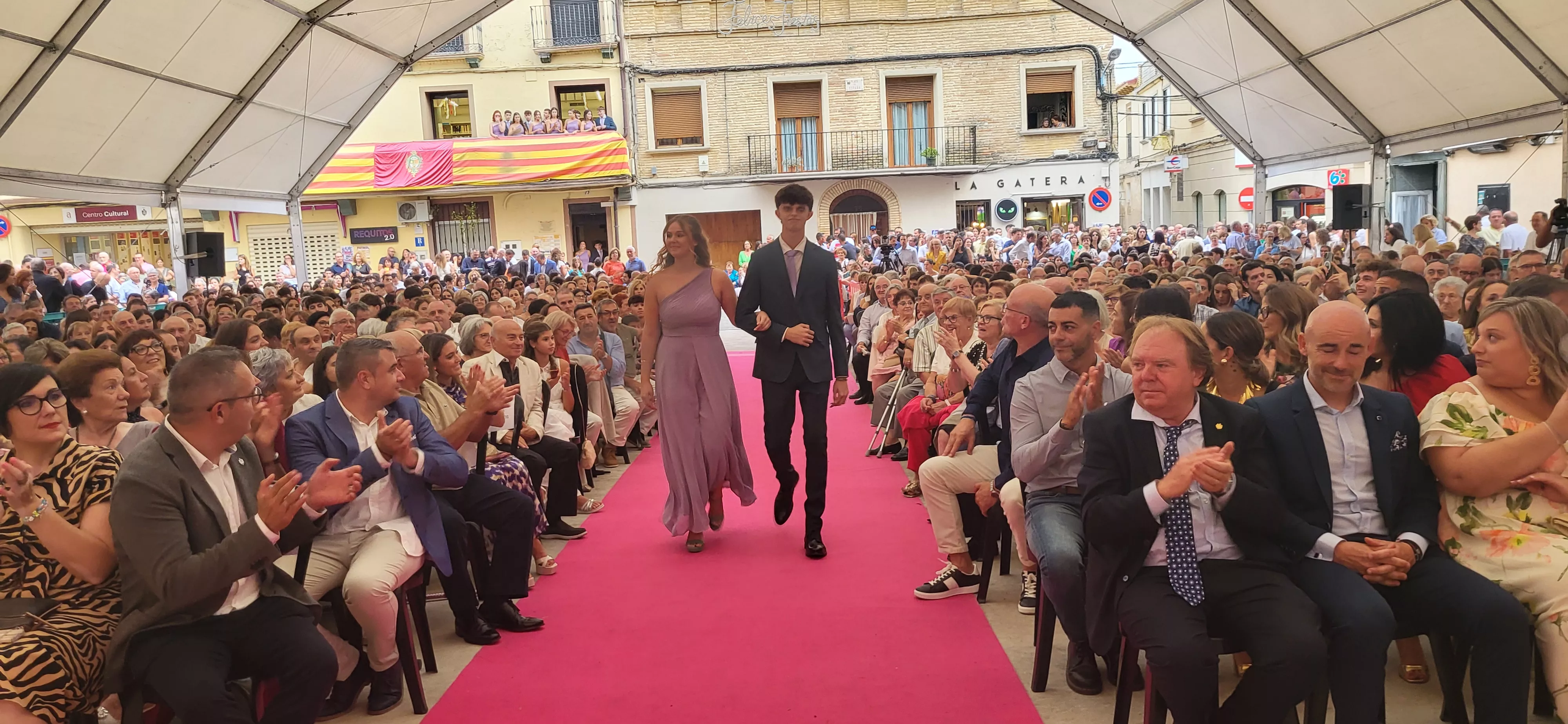 Presentación de las mairalesas y quintos y quintas de Almudévar 2024. Foto Mercedes Manterola