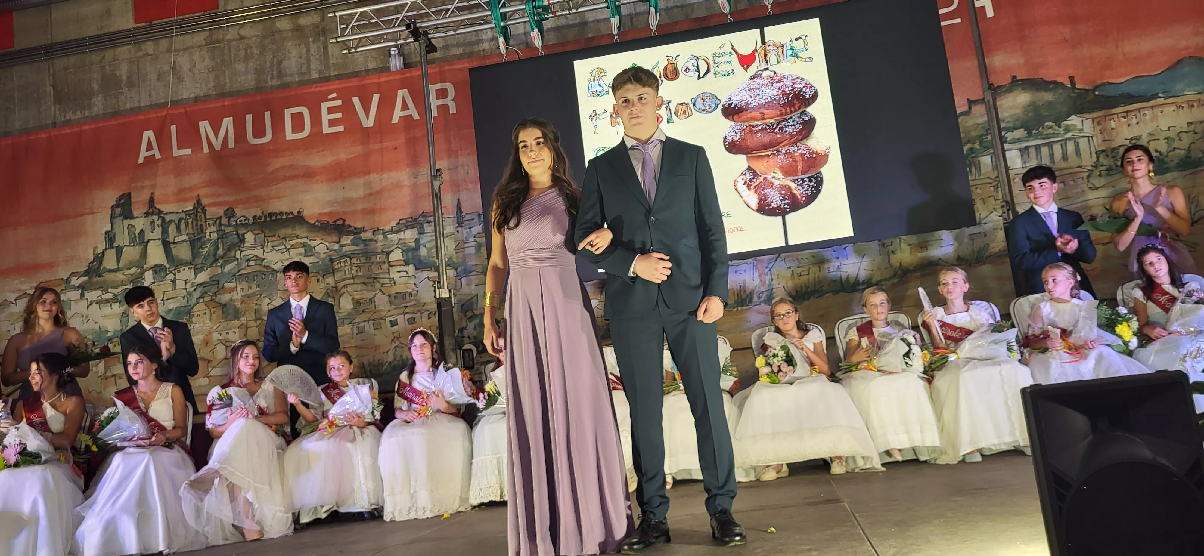 Presentación de las mairalesas y quintos y quintas de Almudévar 2024. Foto Mercedes Manterola