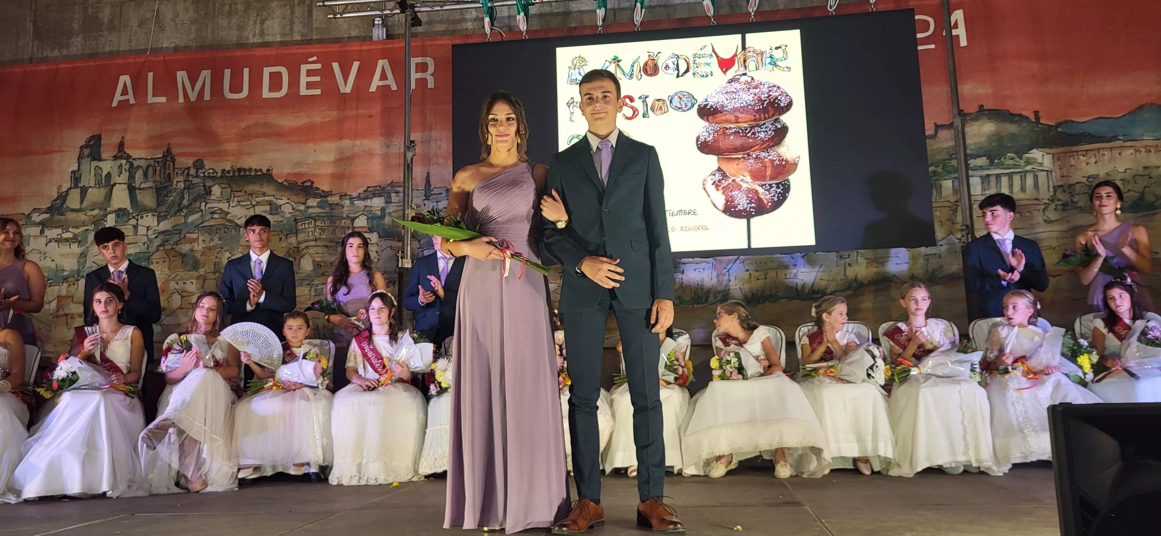 Presentación de las mairalesas y quintos y quintas de Almudévar 2024. Foto Mercedes Manterola