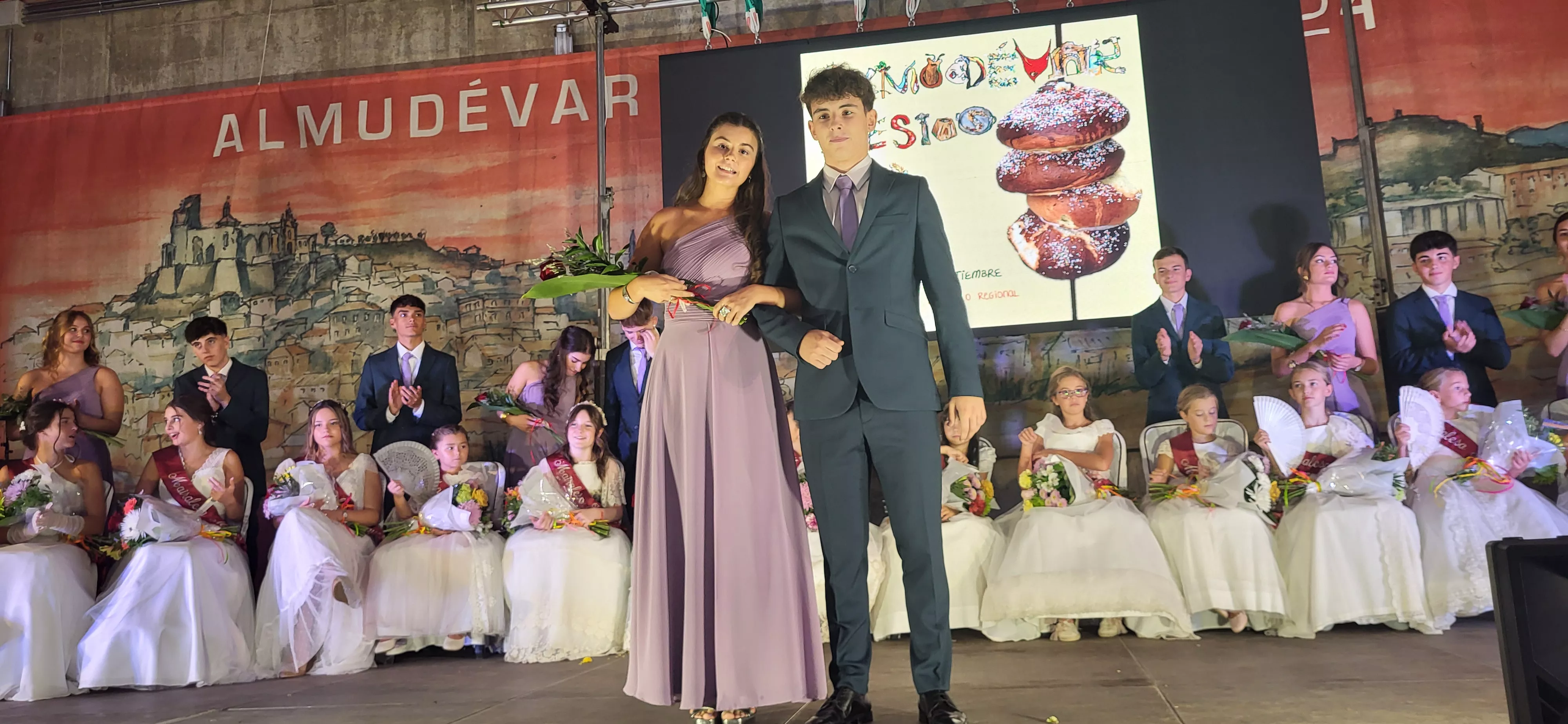 Presentación de las mairalesas y quintos y quintas de Almudévar 2024. Foto Mercedes Manterola