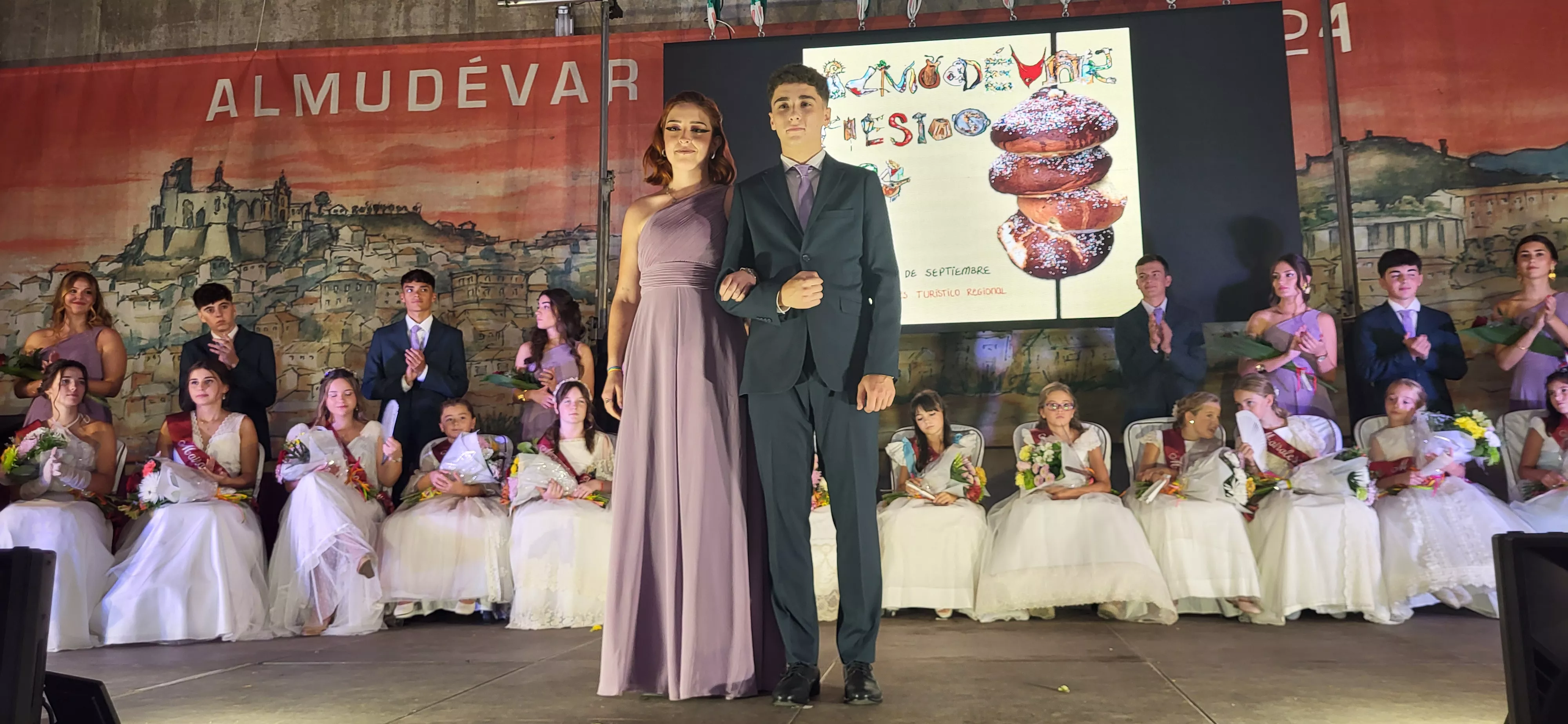 Presentación de las mairalesas y quintos y quintas de Almudévar 2024. Foto Mercedes Manterola