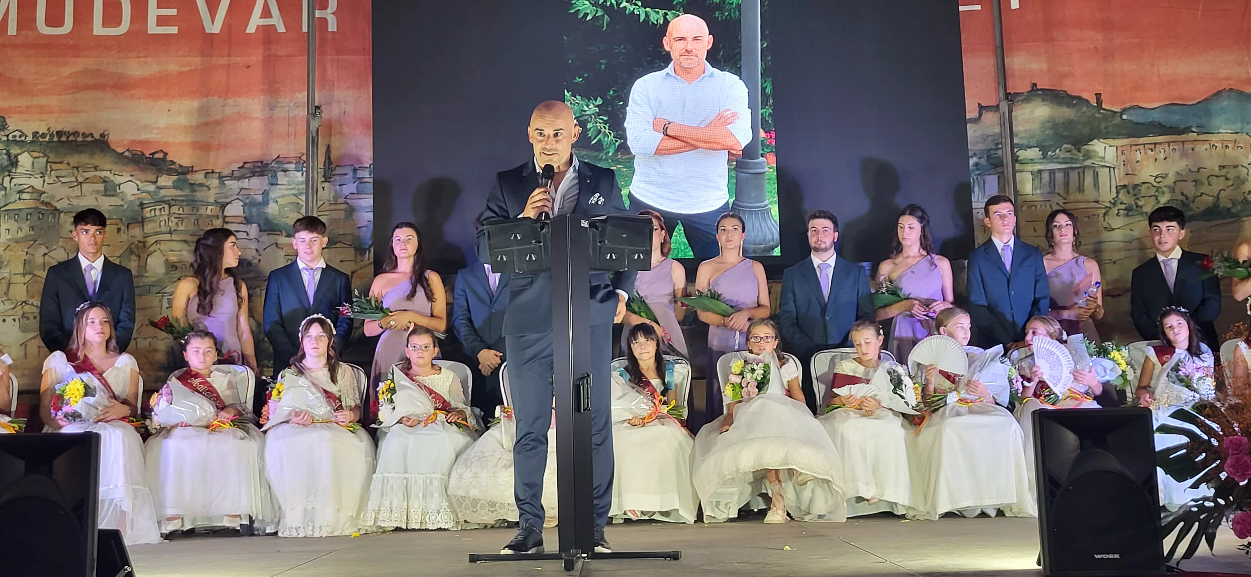 Presentación de las mairalesas y quintos y quintas de Almudévar 2024. Foto Mercedes Manterola