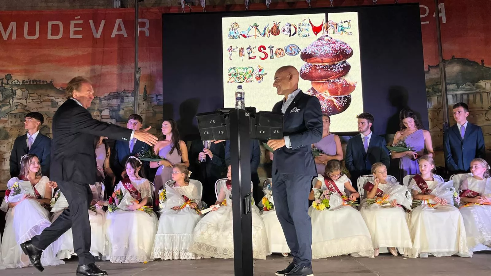 Presentación de las mairalesas y quintos y quintas de Almudévar 2024. Foto Mercedes Manterola