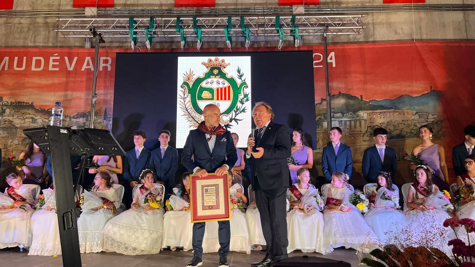 Presentación de las mairalesas y quintos y quintas de Almudévar 2024. Foto Mercedes Manterola