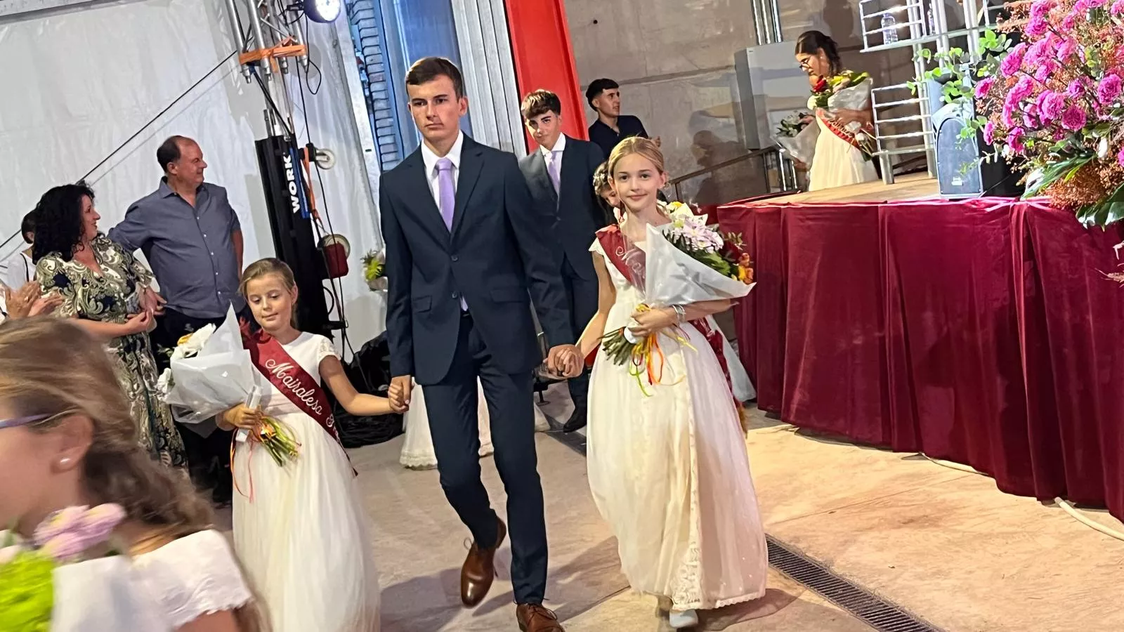 Presentación de las mairalesas y quintos y quintas de Almudévar 2024. Foto Mercedes Manterola