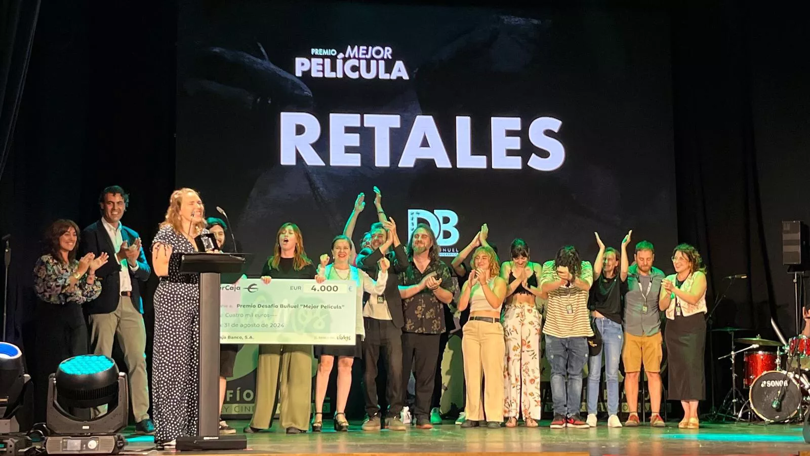 El equipo de "Retales", la película ganadora del Desafío Buñuel con Laura Torrijos en su elenco.