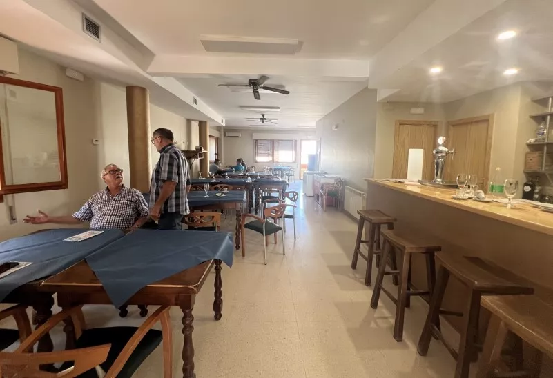 Bar restaurante en Robres