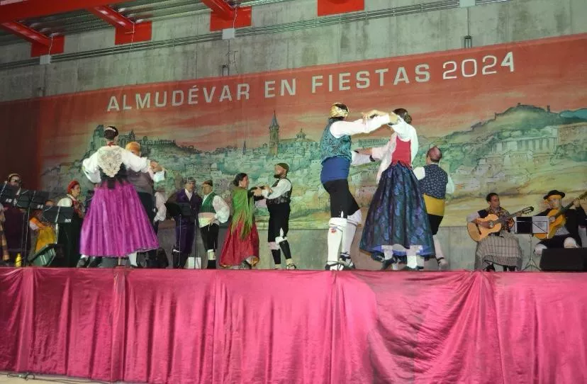 Actuación de Estirpe de Aragonia en las prefiestas de Almudévar. Foto Ruth Pueyo 