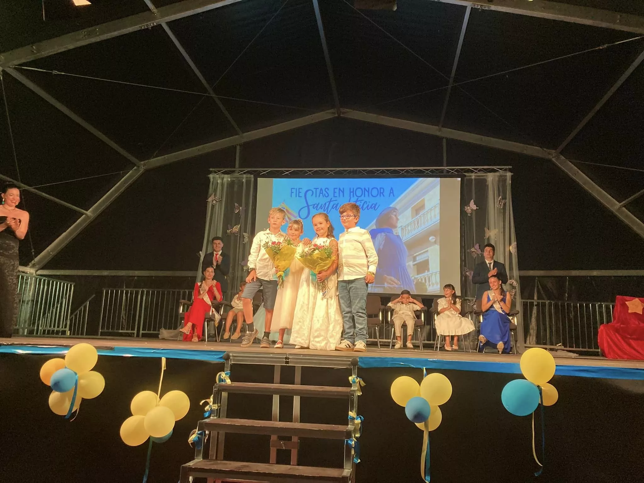 Presentación de Reinas Infantiles de Ayerbe 