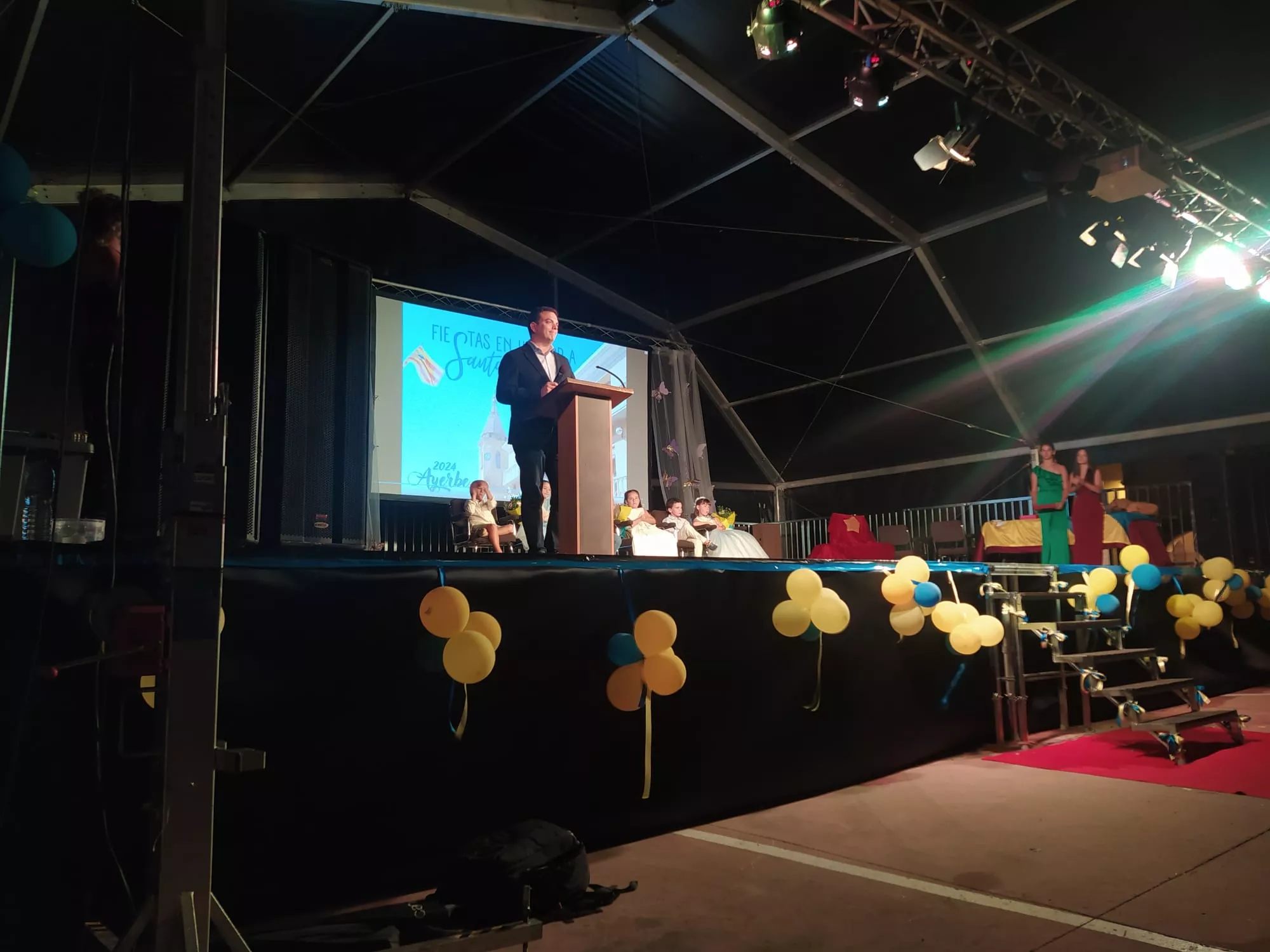 Alberto Jiménez Schuhmacher, leyendo el pregón.