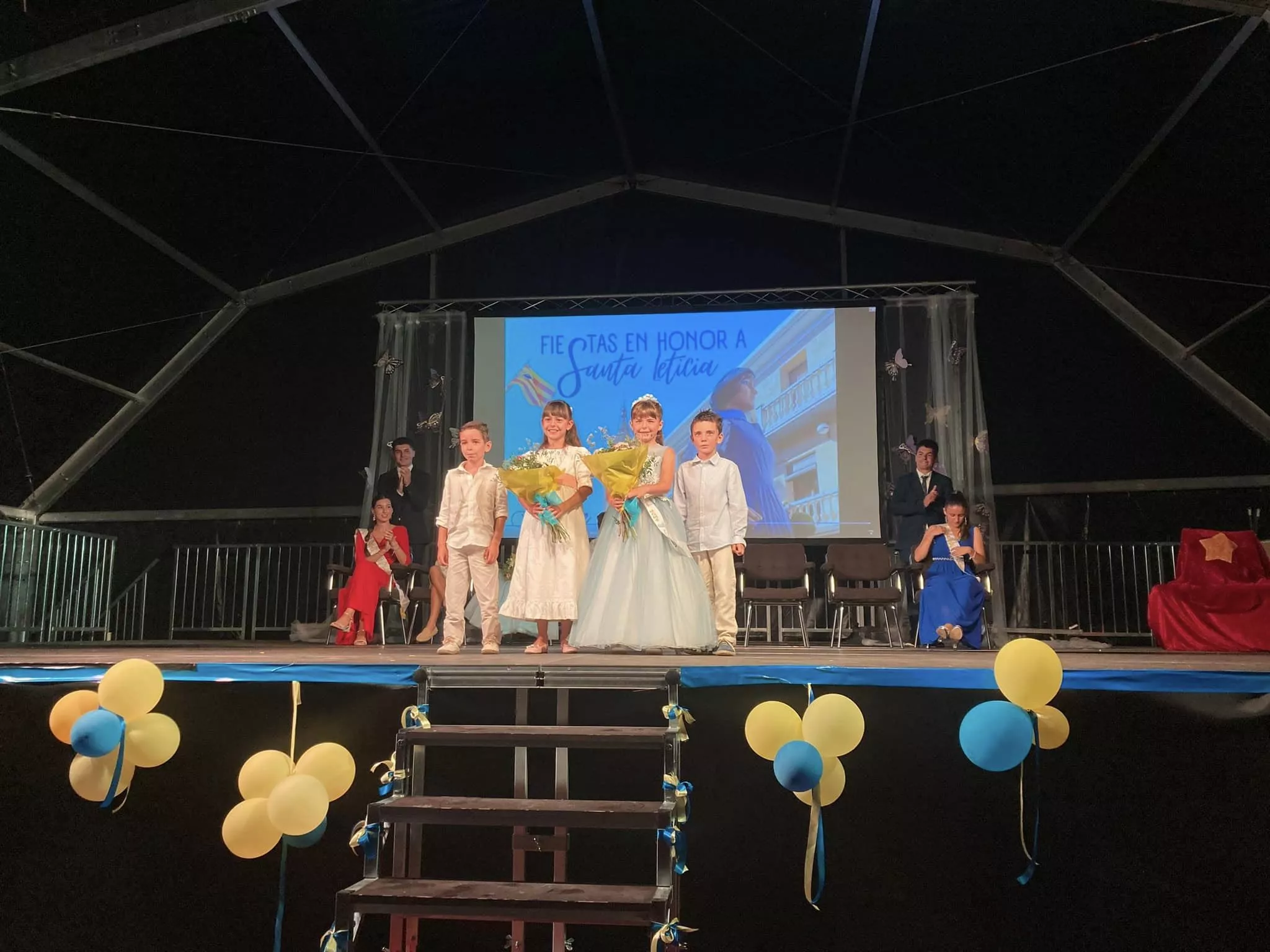 Presentación de Reinas Infantiles de Ayerbe 