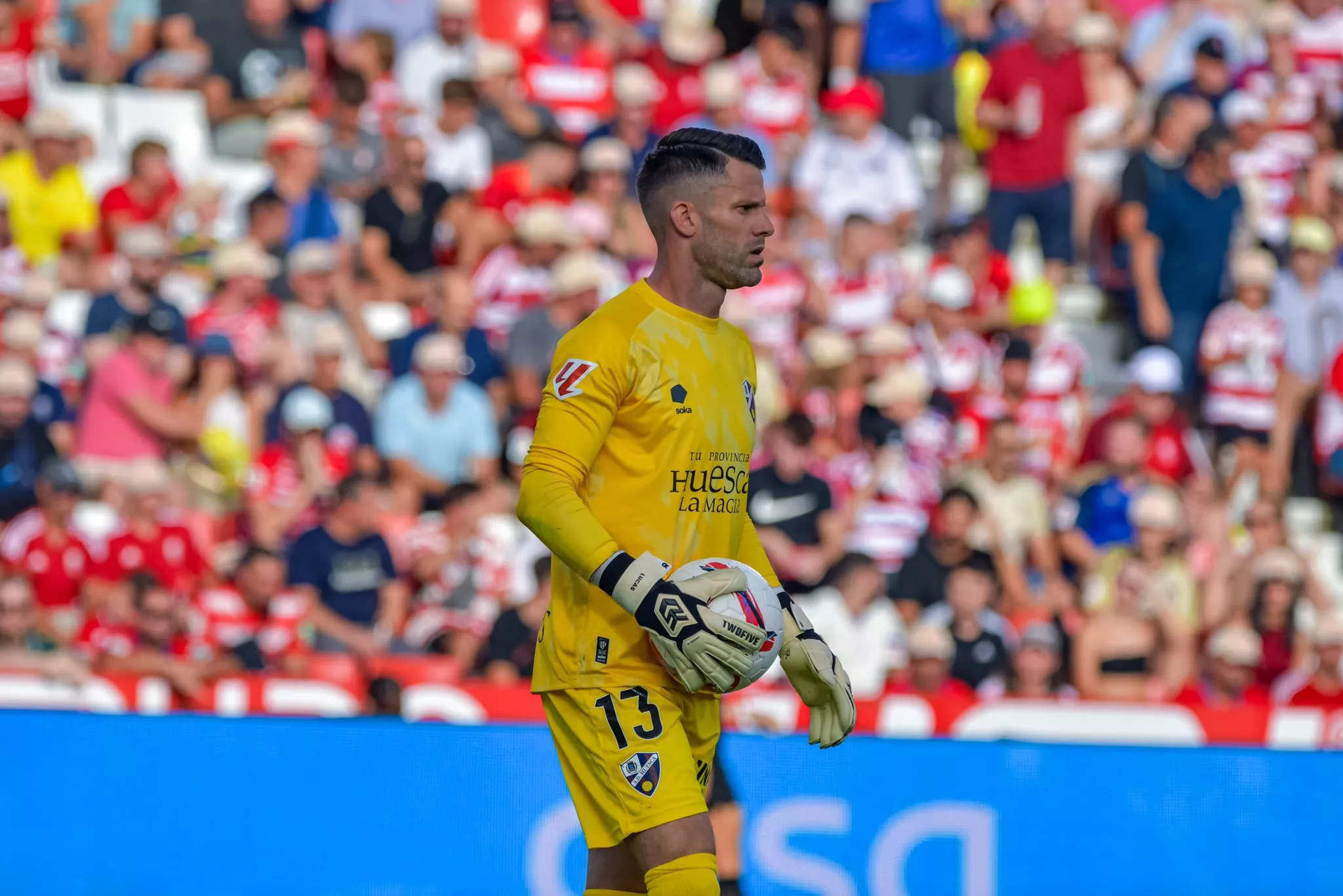 Dani Jiménez, portero del Huesca. SD Huesca, y un inicio histórico.