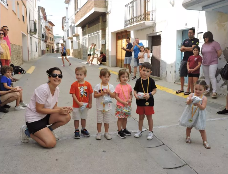 Carrera de niños hasta 3 años con la alcaldesa Esther Saló