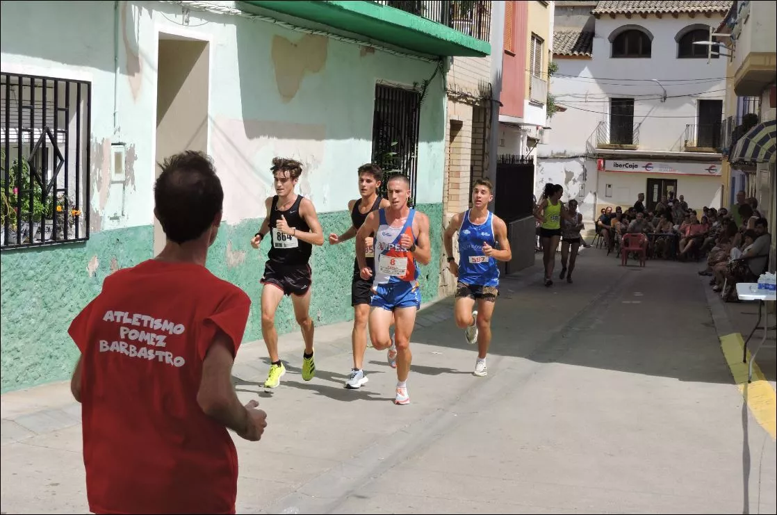 El montisonense Javier Castells del club Peña Pómez a punto de doblar a sus perseguidores