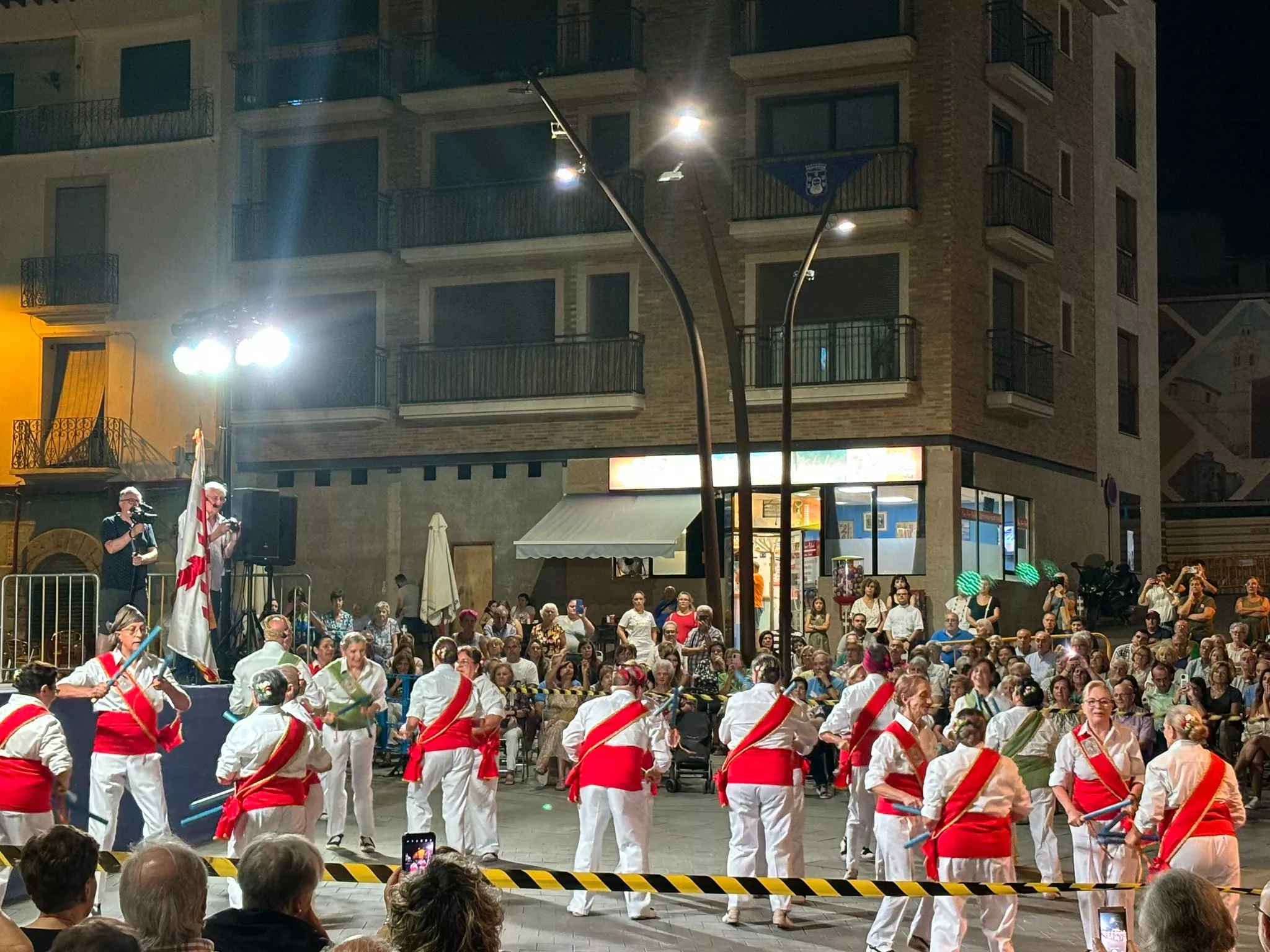 Los Danzantes, ante un Barbastro emocionado