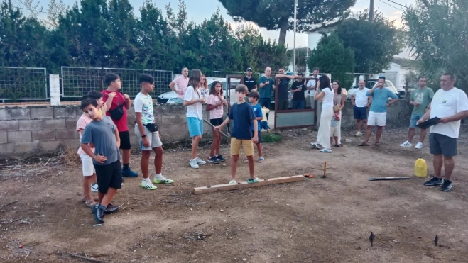 Juegos tradicionales en Fañanas, barra, categoría alevin. Juegos tradicionales en Fañanas, barra, categoría alevin.